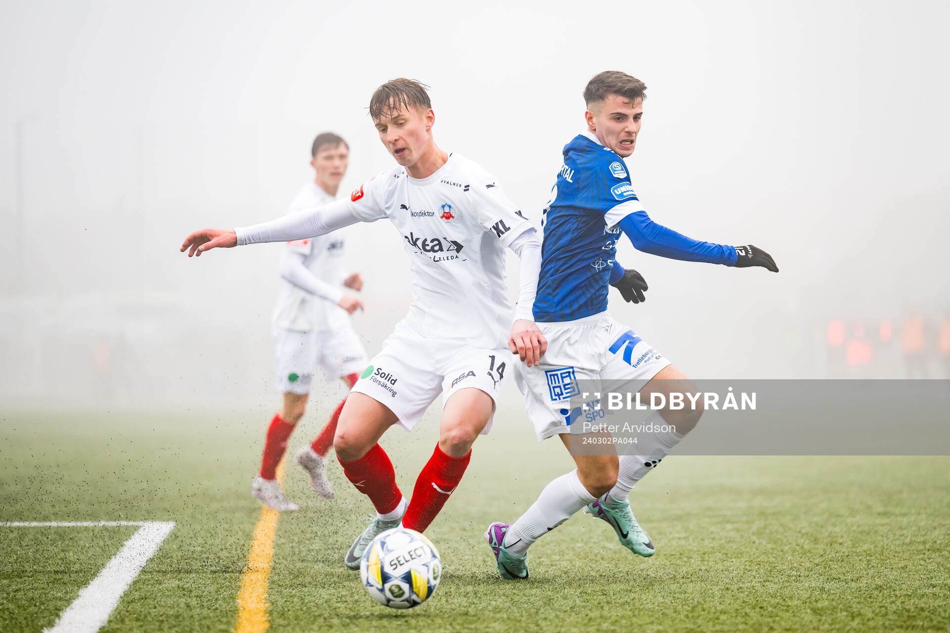 Helsingborgs Lukas Kjellnäs och Trelleborgs Eren Alievski