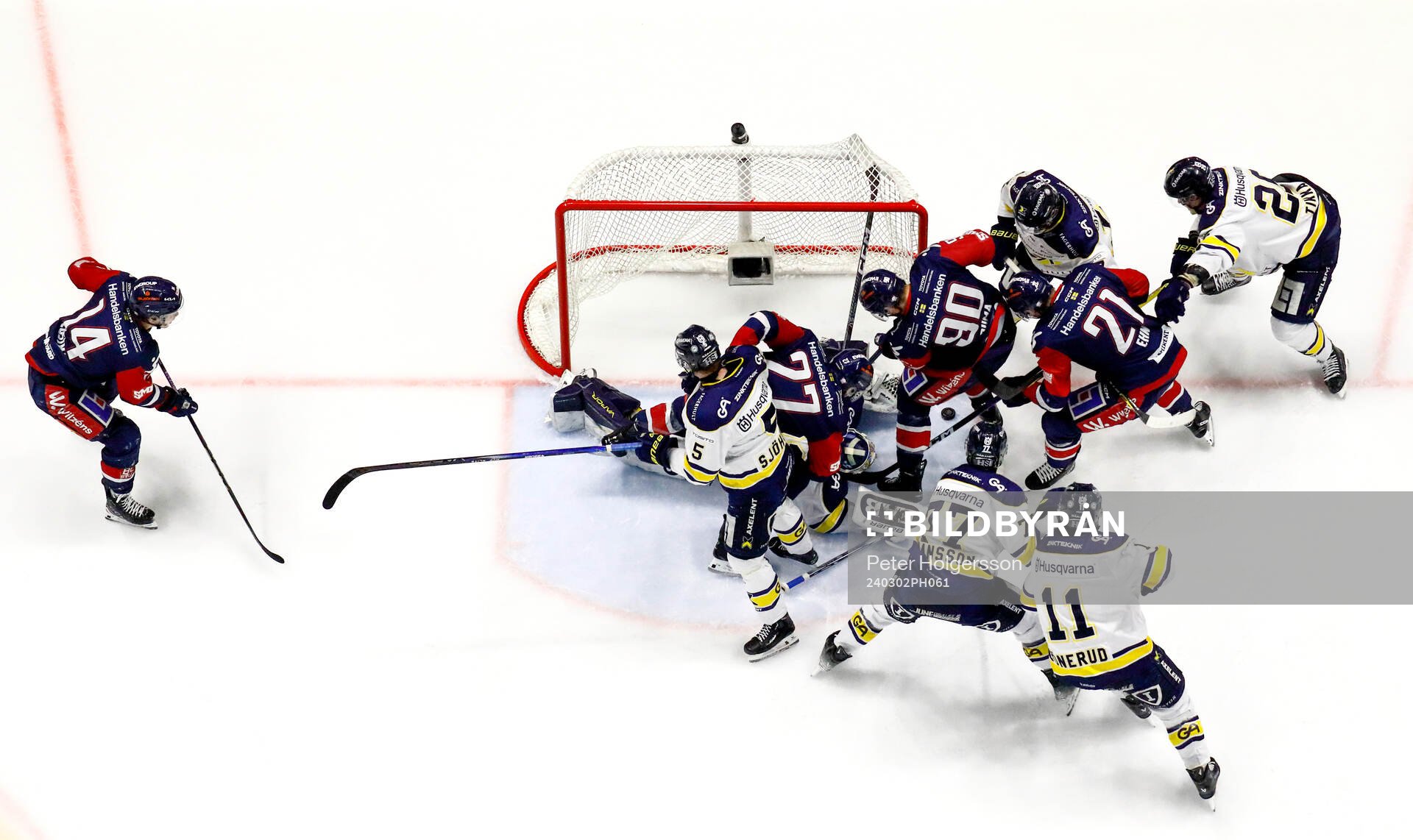 Strax före lagsmål mellan HV71s Victor Sjöholm och