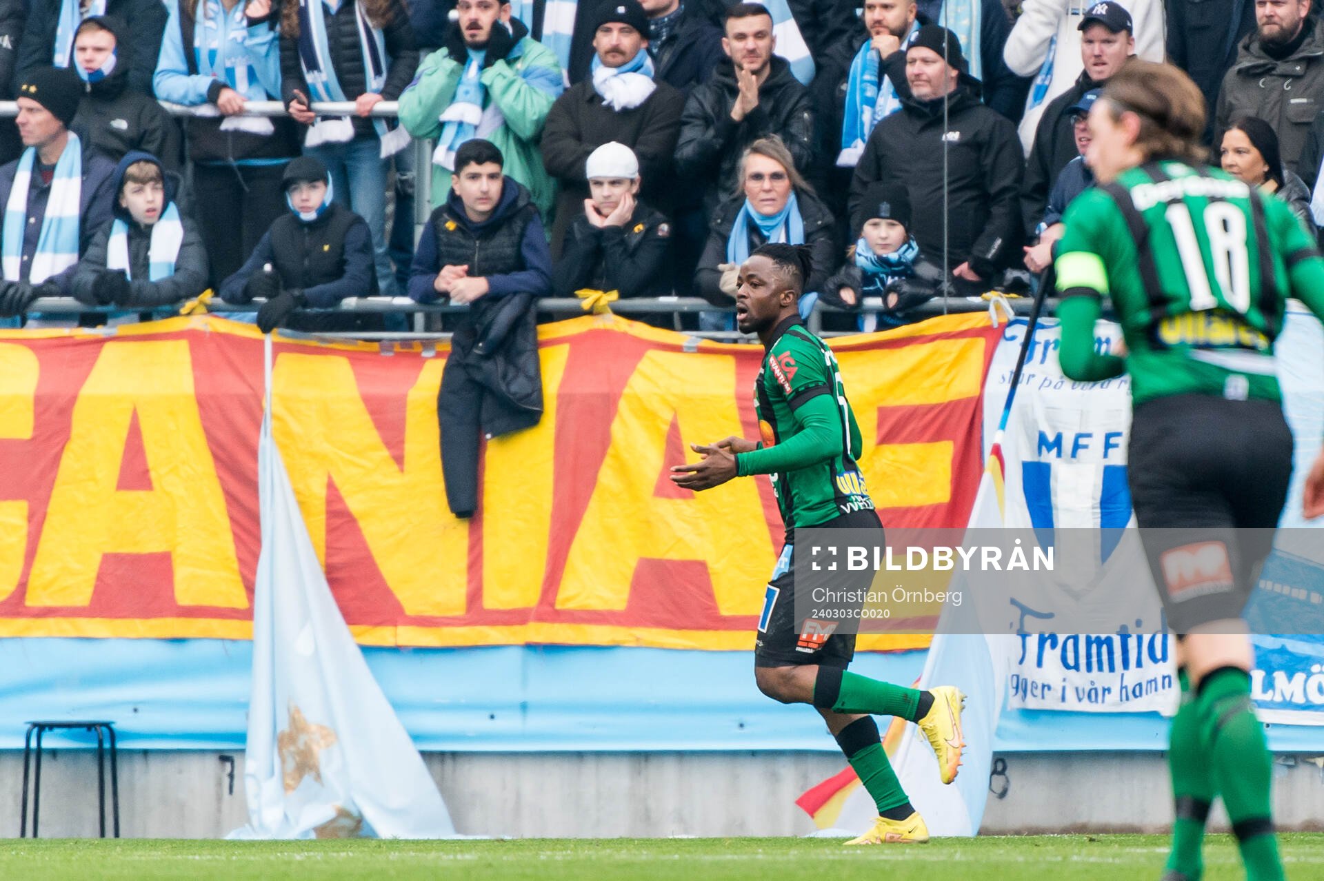 Varbergs Azeez Temitope Yusuf jublar