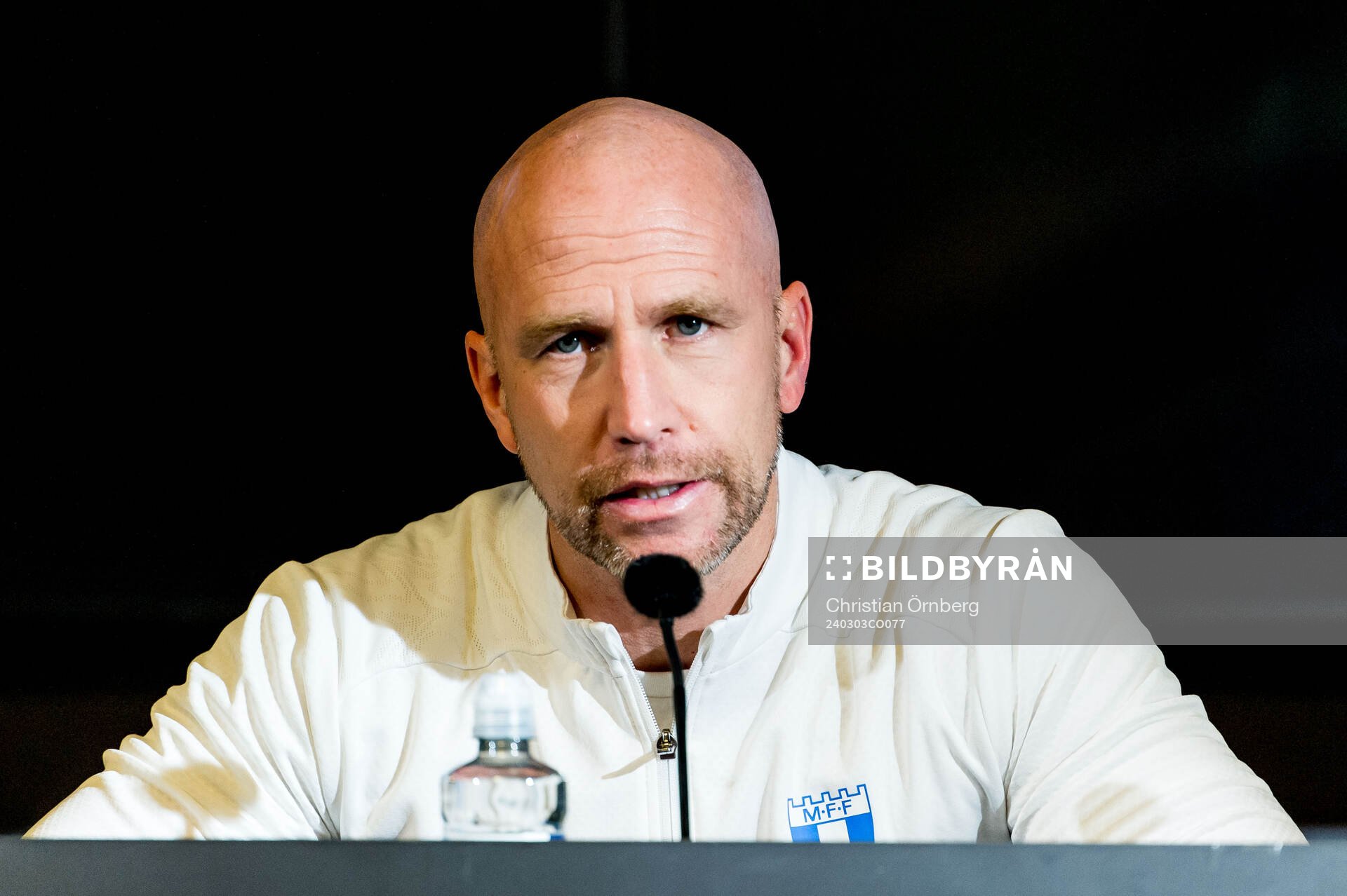 Malmö FFs tränare Henrik Rydström på en presskonferens