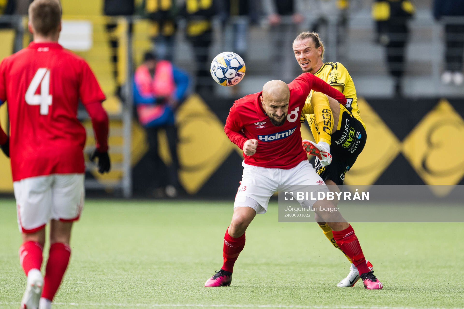 Degerfors Pashang Abdulla och Elfsborgs Niklas Hult