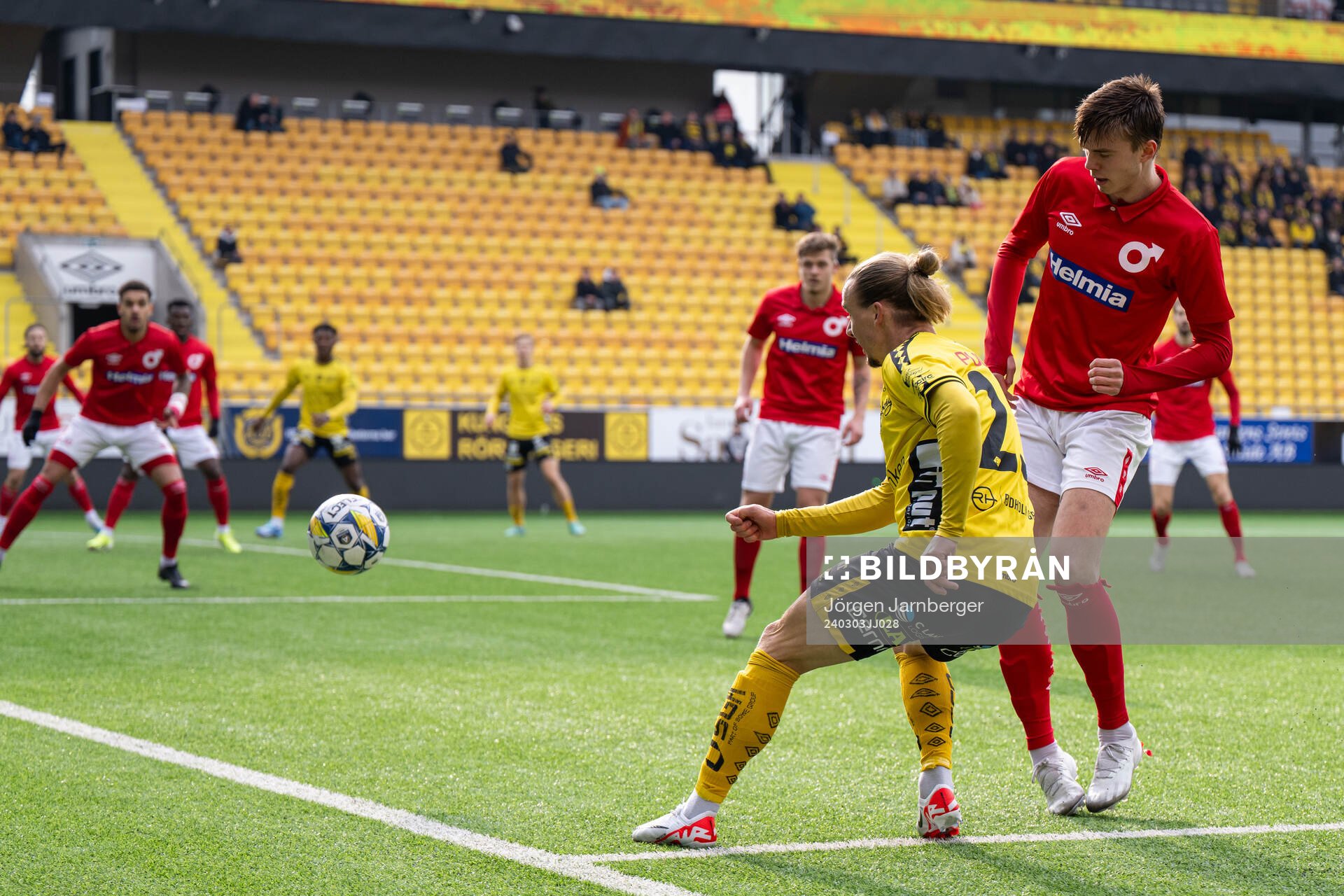 Elfsborgs Niklas Hult och Degerfors Oscar Wallin