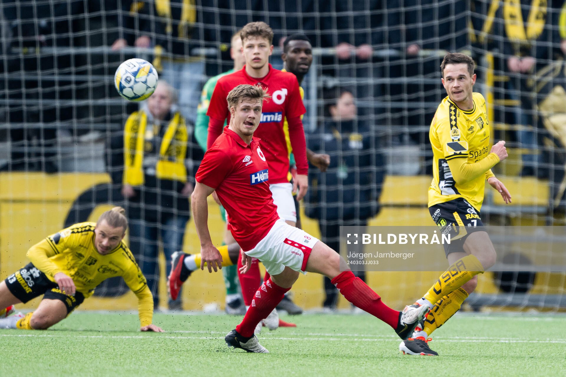 Degerfors Kevin Holmén och Elfsborgs Jens Jakob Dyhr