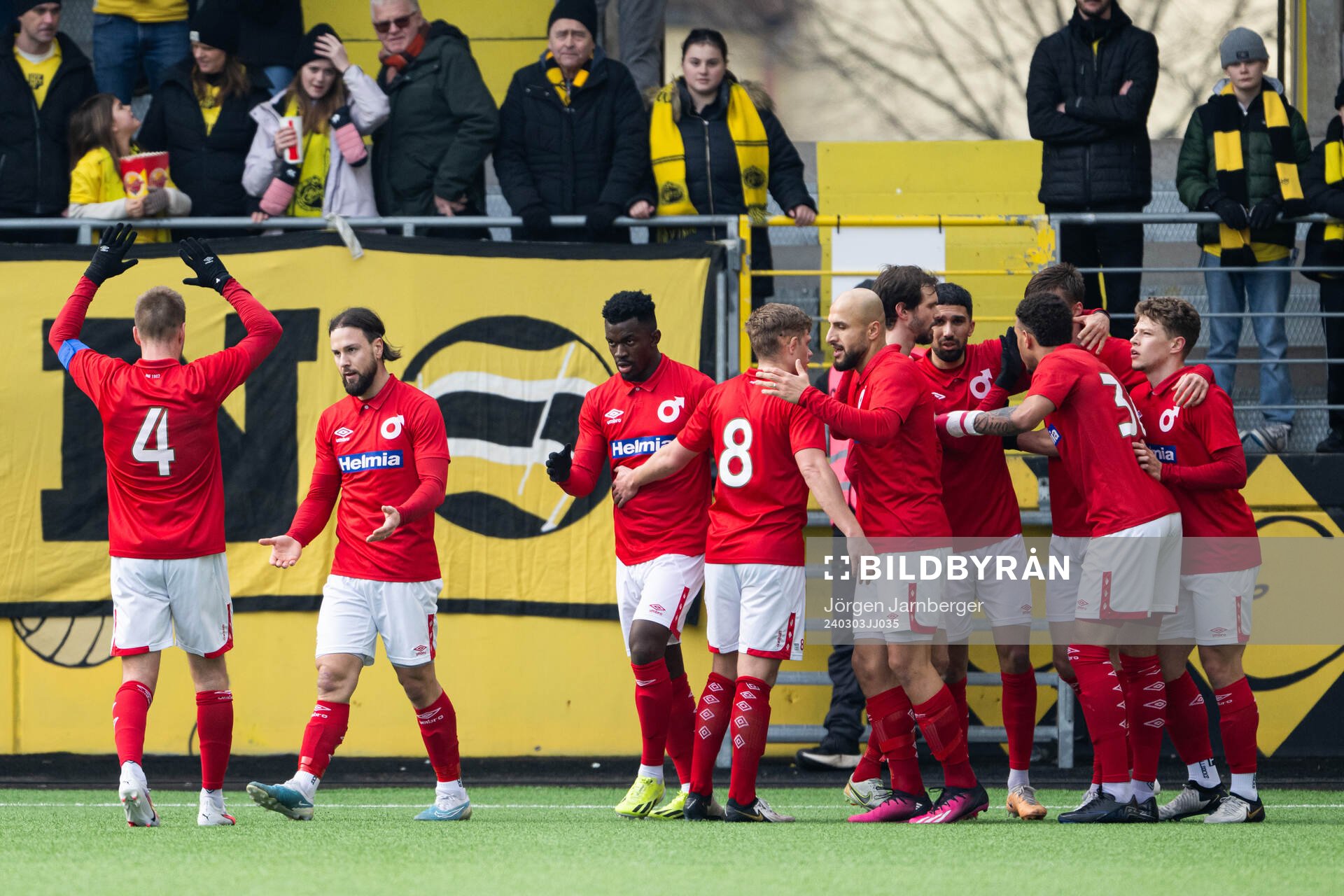 Degerfors Abdelkarim Mammar Chaouche jublar med