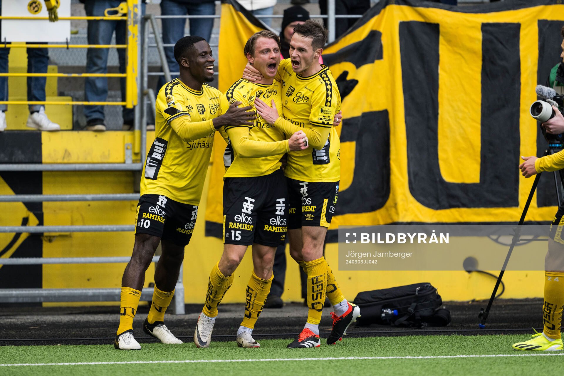 Elfsborgs Simon Hedlund jublar