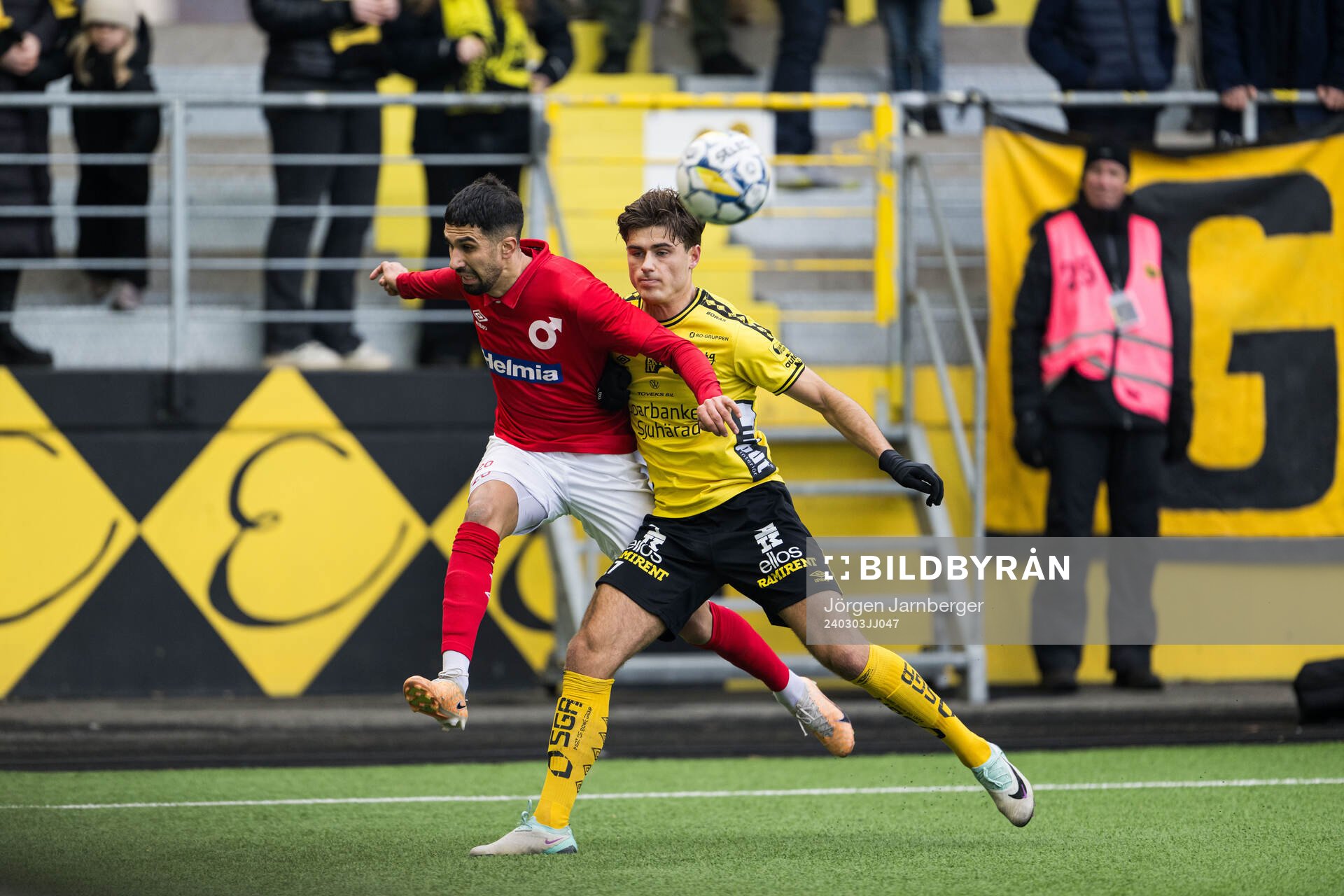 Degerfors Elyas Bouzaiene och Elfsborgs Besfort Zeneli