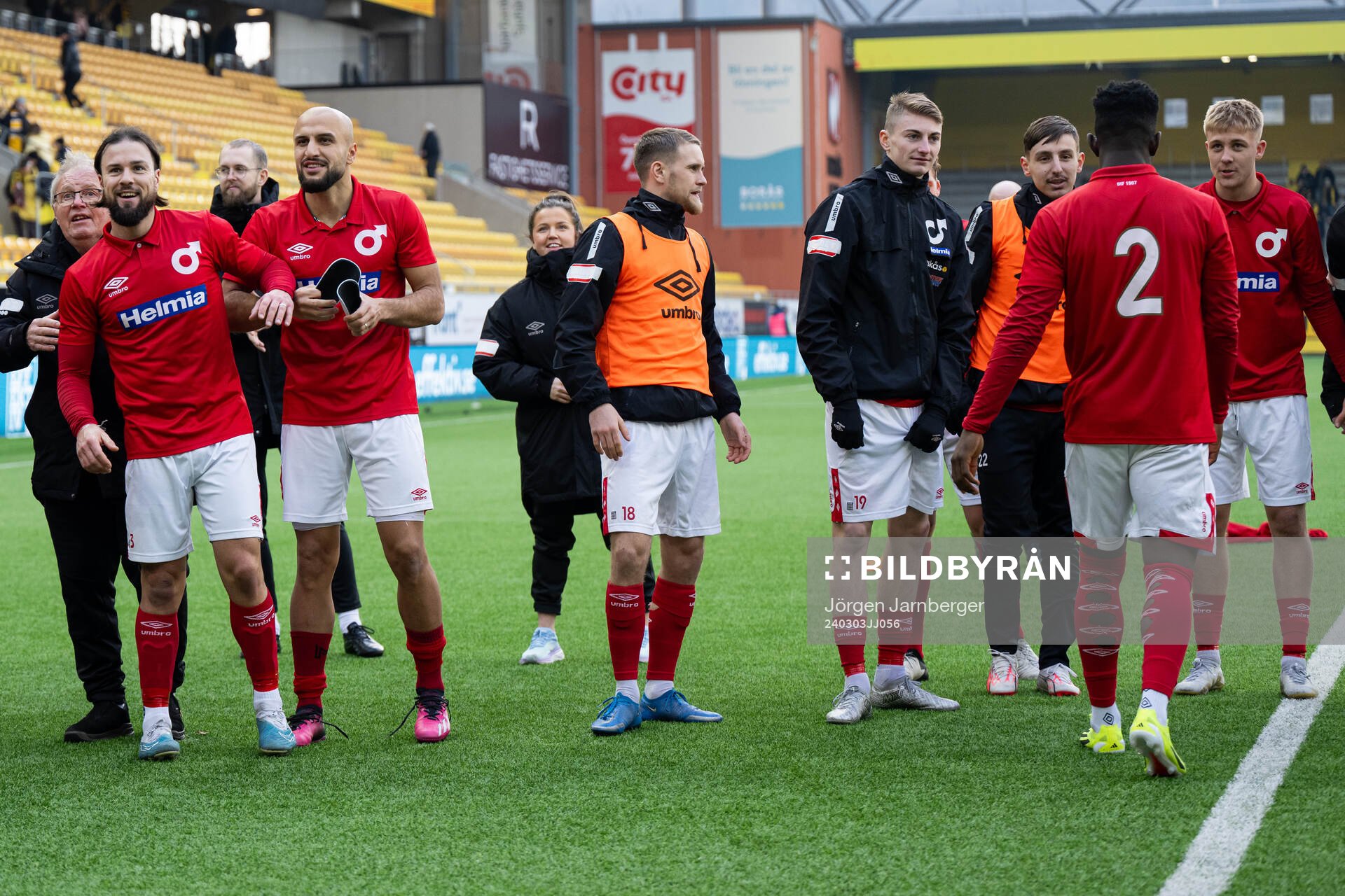 Degerfors spelare jublar