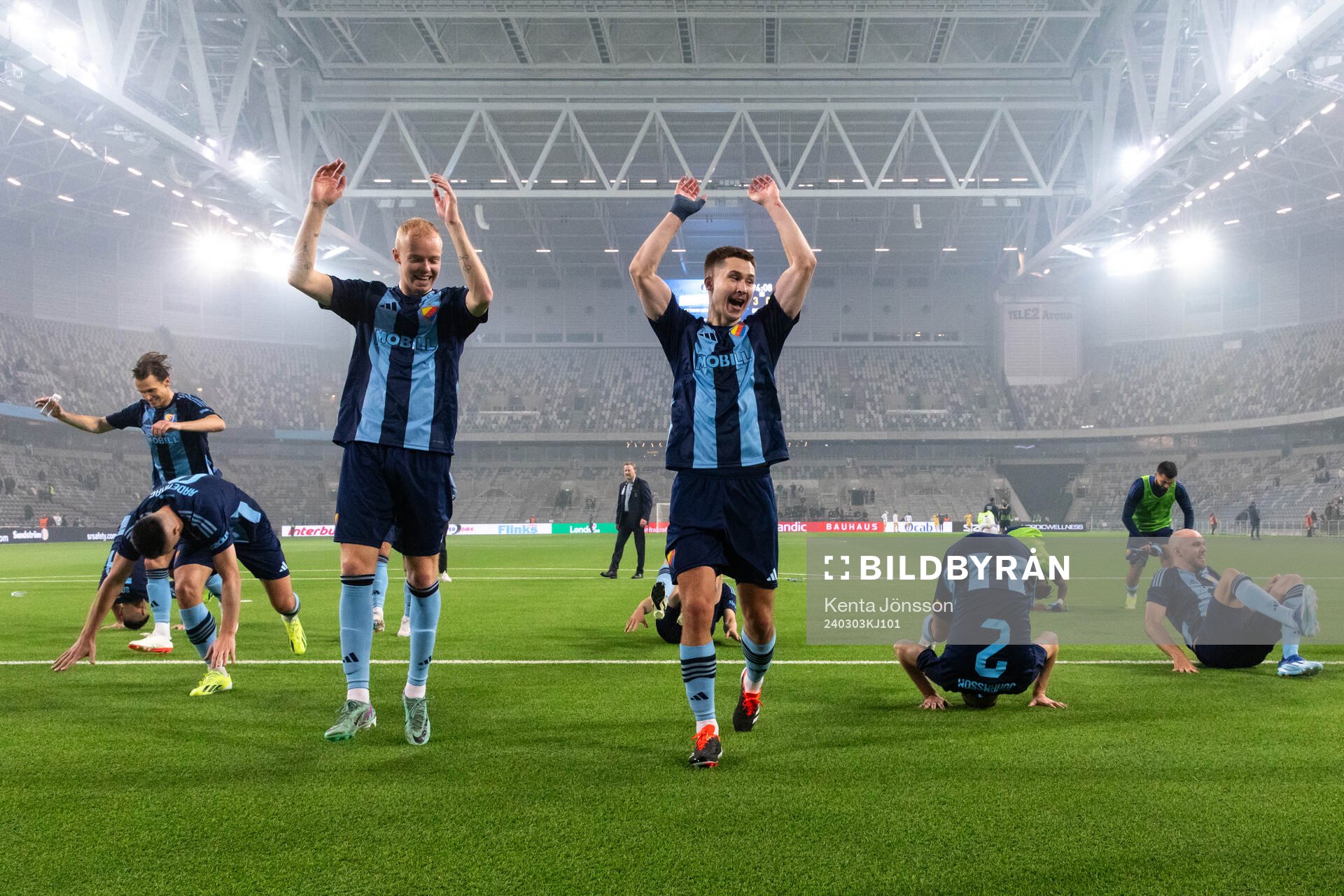 Djurgårdens Peter Therkildsen och Miro Tenho jublar efter fotbollsmatchen i Svenska Cupen mellan Djurgården och IFK Göteborg den 3 mars 2024 i Stockholm.