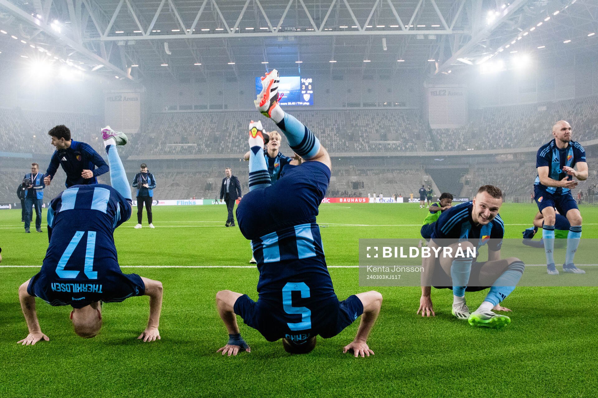 Djurgårdens Peter Therkildsen och Miro Tenho jublar