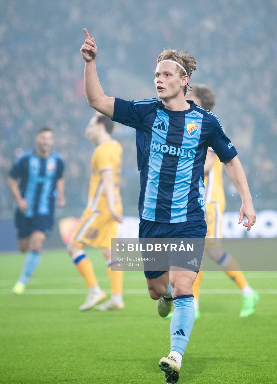 Djurgårdens Tobias Gulliksen jublar