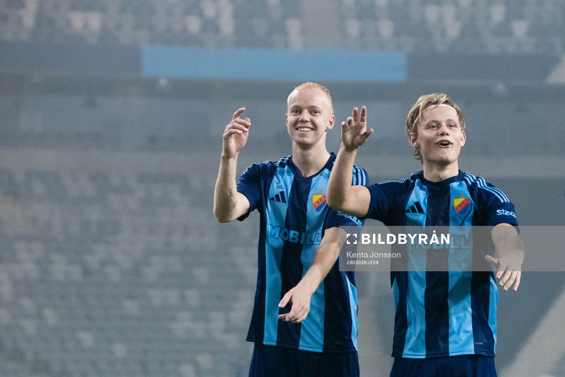 Djurgårdens Peter Therkildsen och Tobias Gulliksen jublar
