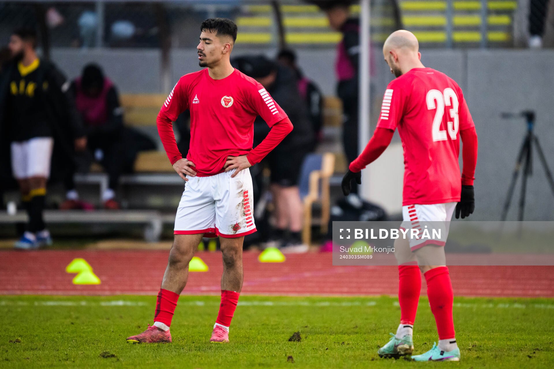 Kalmars Arash Motaraghebjafarpour och Robert Gojani deppar
