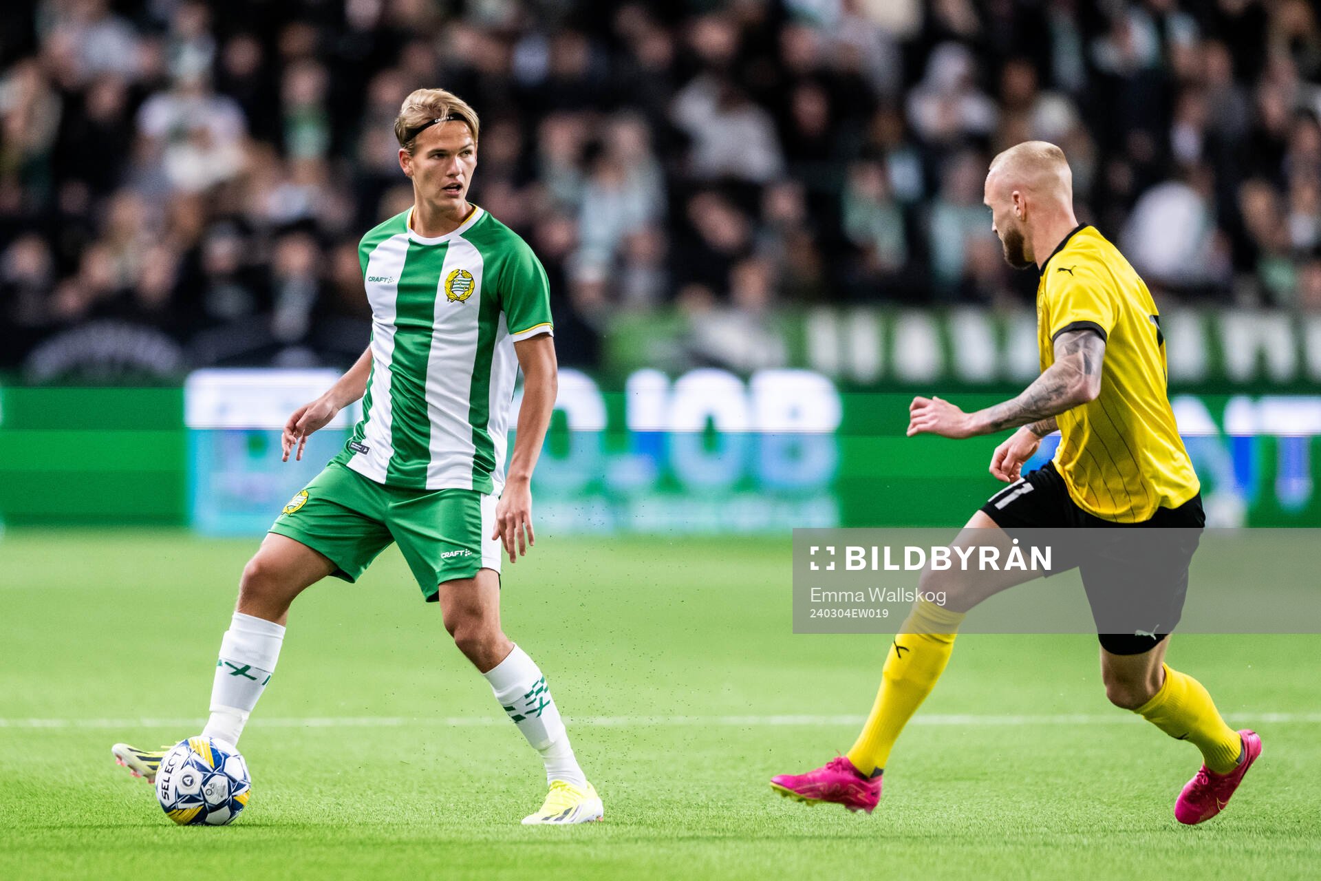 Hammarbys Markus Karlsson och Mjällbys Adam Ståhl