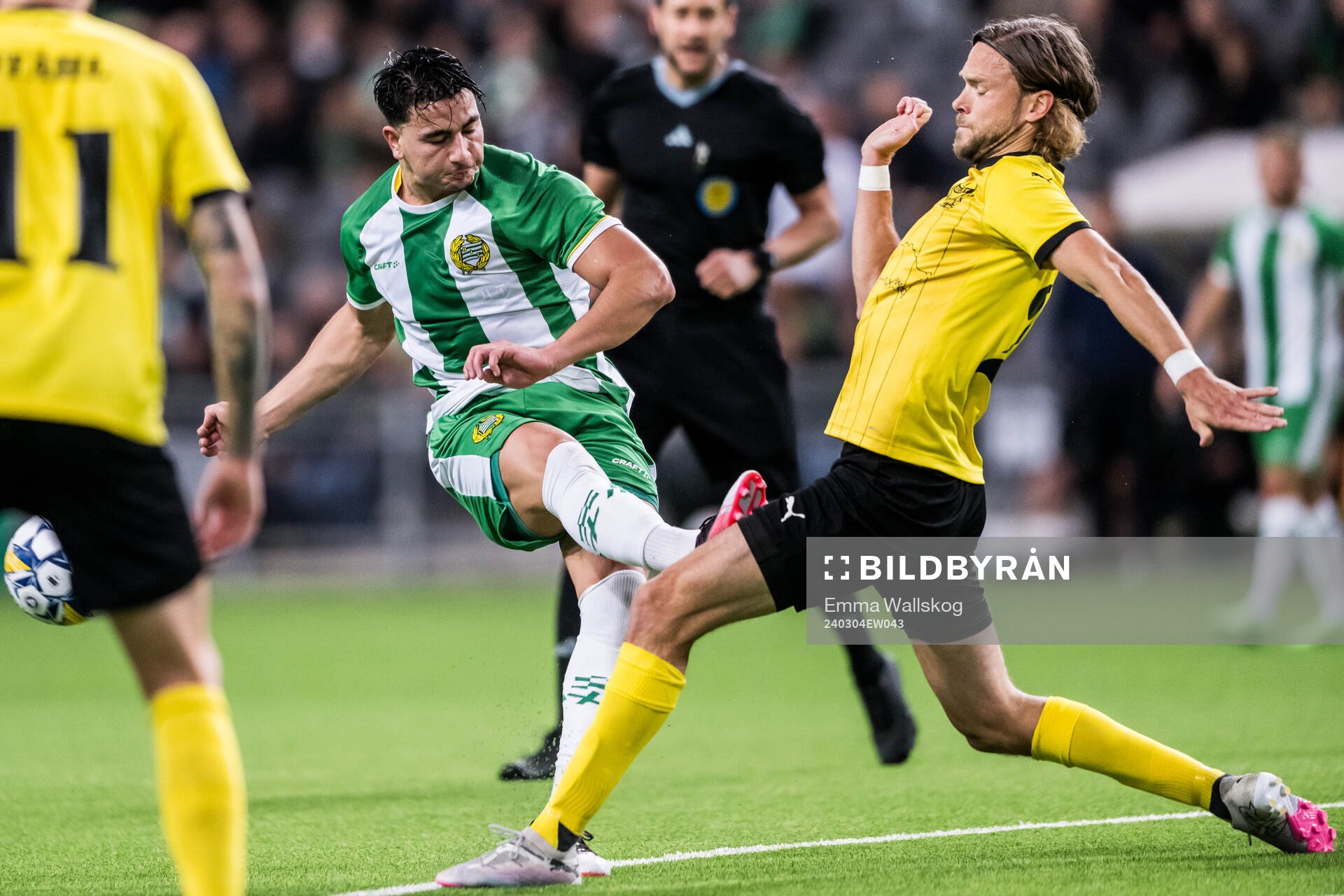 Hammarbys Jusef Erabi och Mjällbys Tom Pettersson