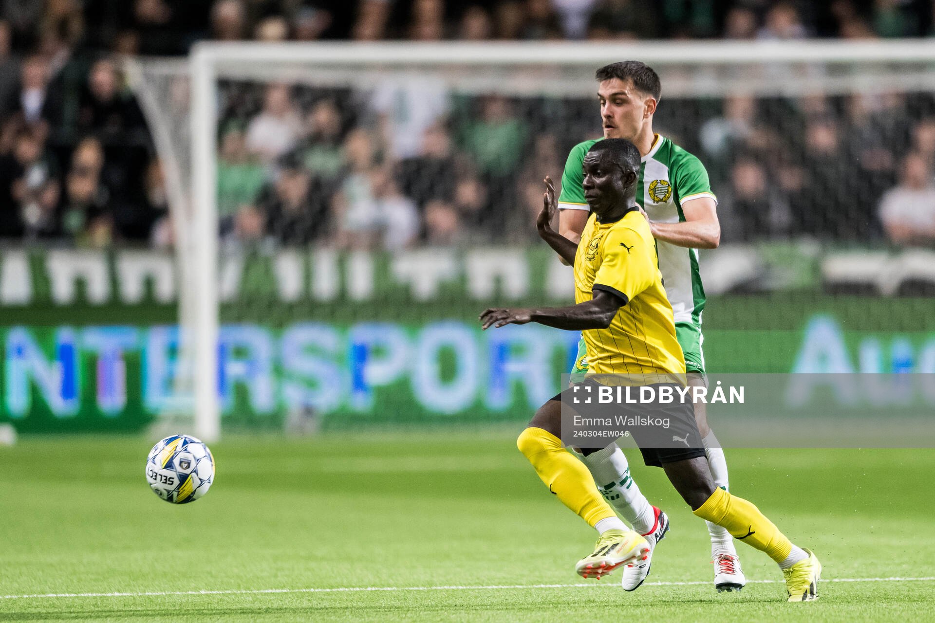 Mjällbys Abdoulie Manneh och Hammarbys Pavle Vagic