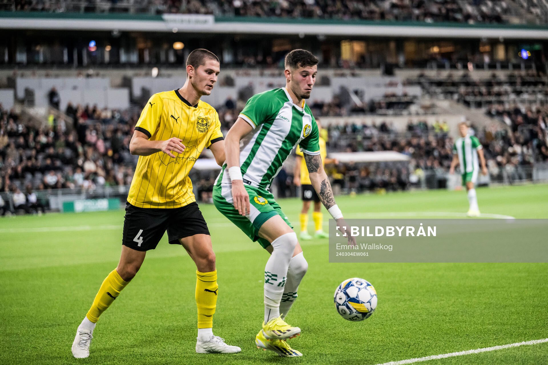 Mjällbys Rasmus Wikström och Hammarbys Viktor Djukanovic