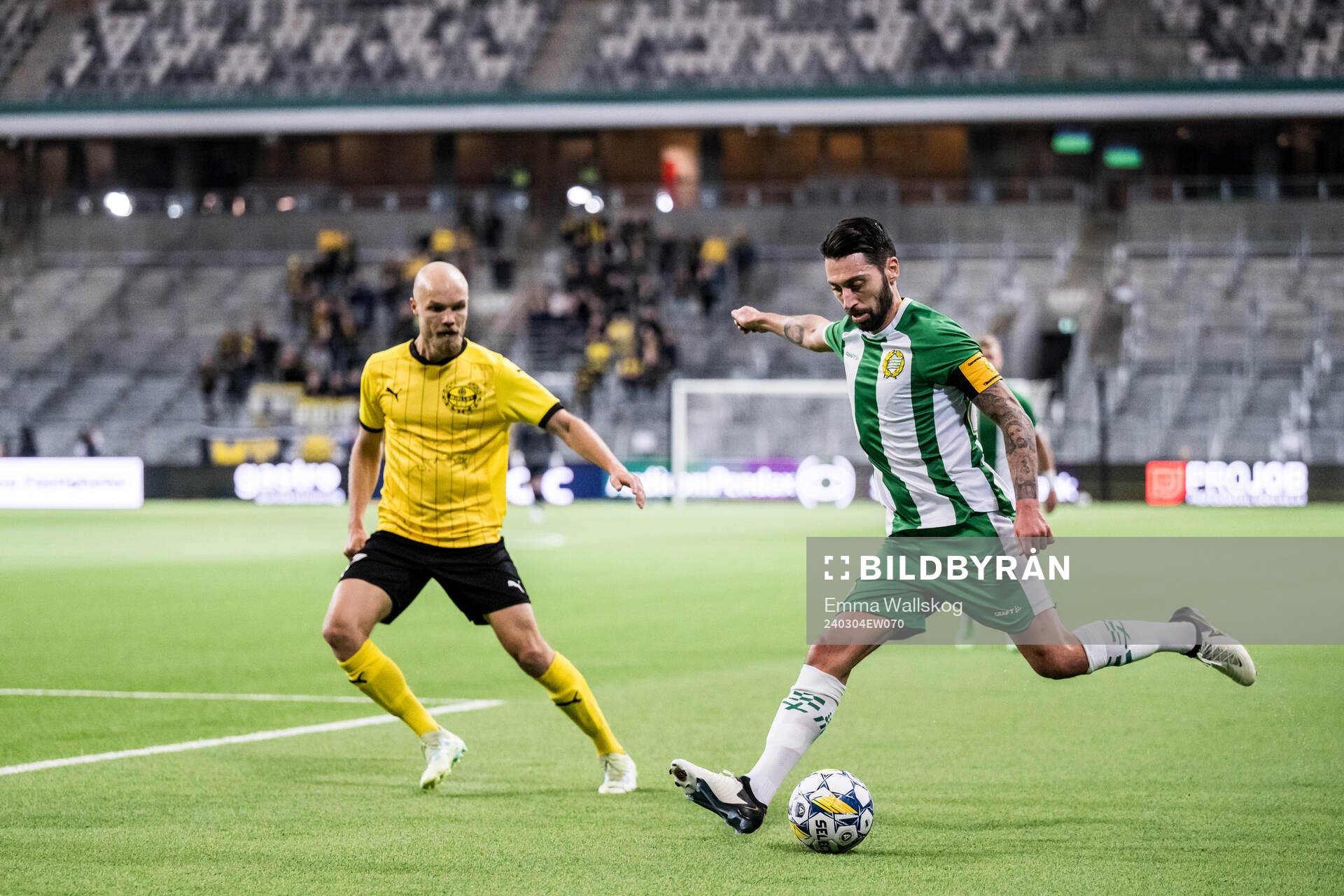 Mjällbys Viktor Gustafson och Hammarbys Nahir Besara