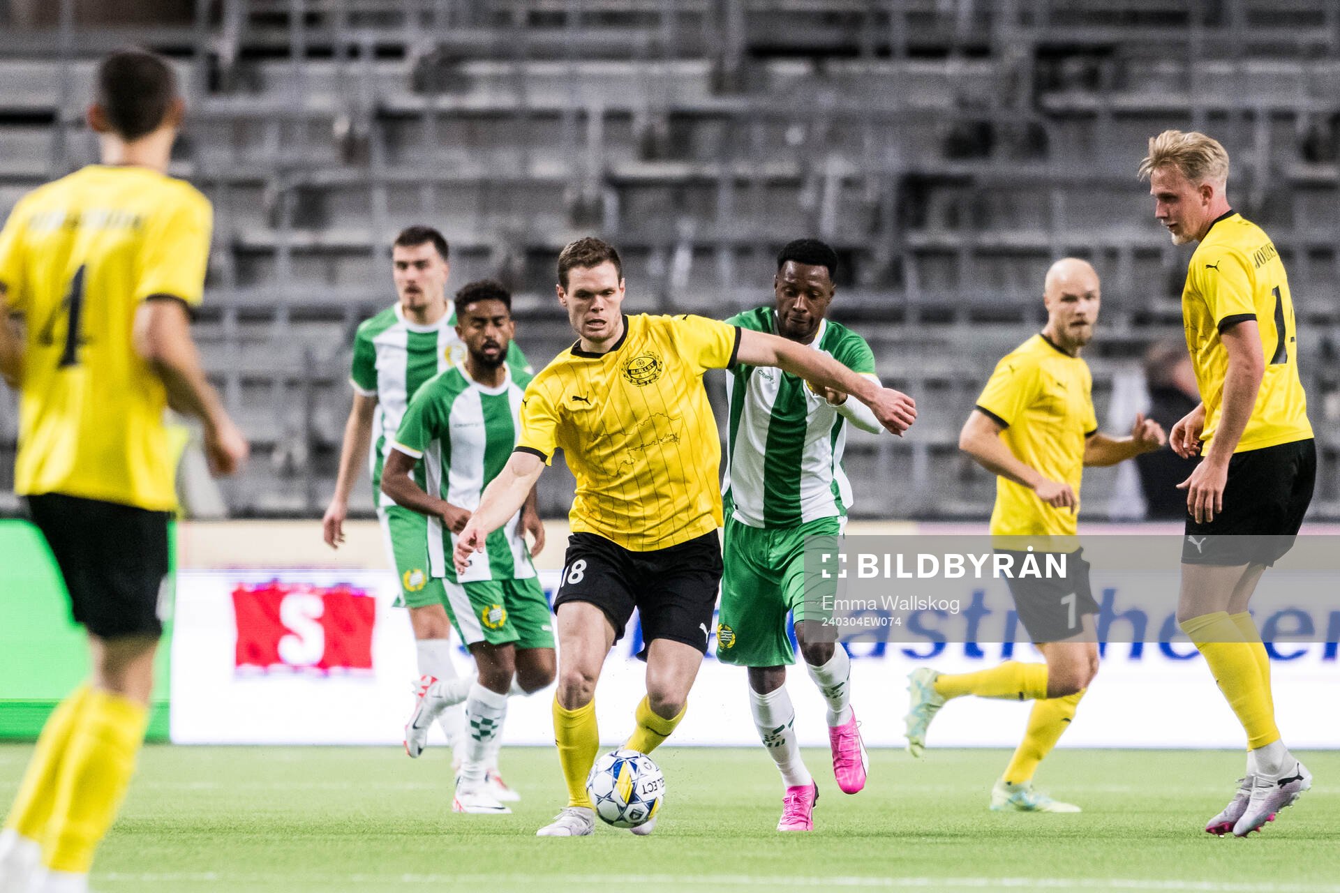 Mjällbys Jacob Bergström och Hammarbys Shaquille Pinas