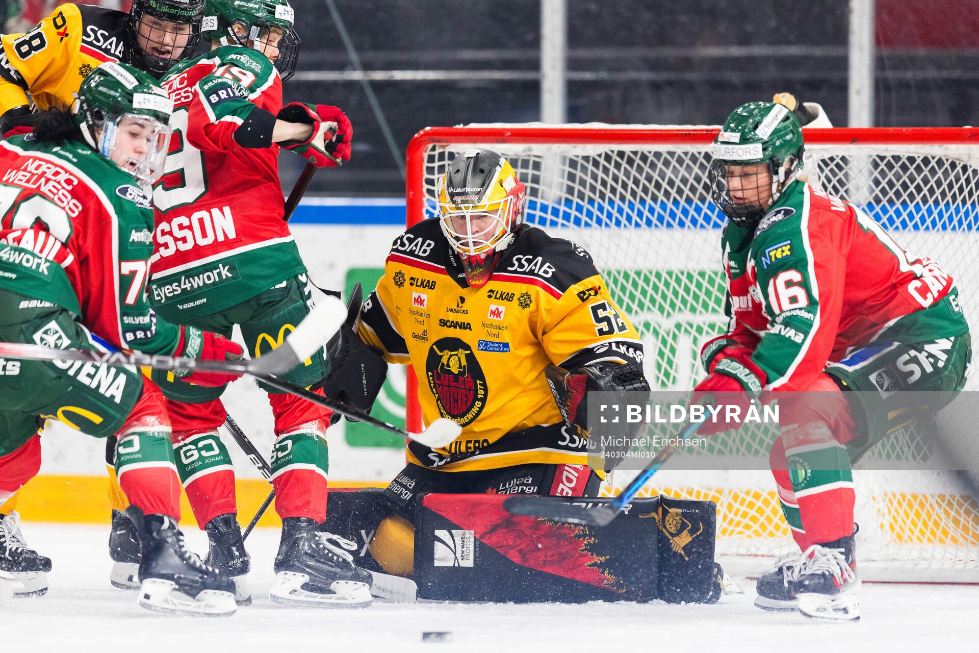Luleås målvakt Sara Grahn och Frölundas Jennifer Carlsson