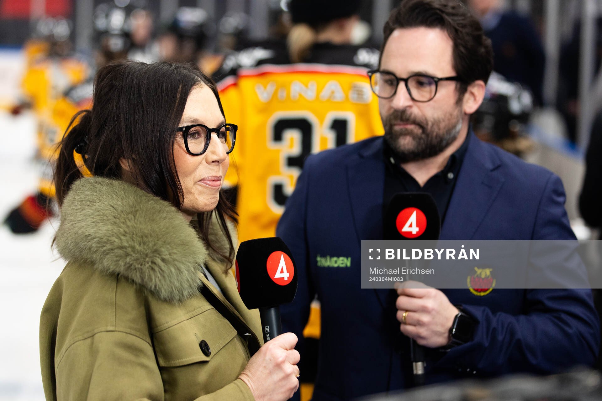 TV4s Apollonia Mälarberg intervjuar Luleås tränare Jens