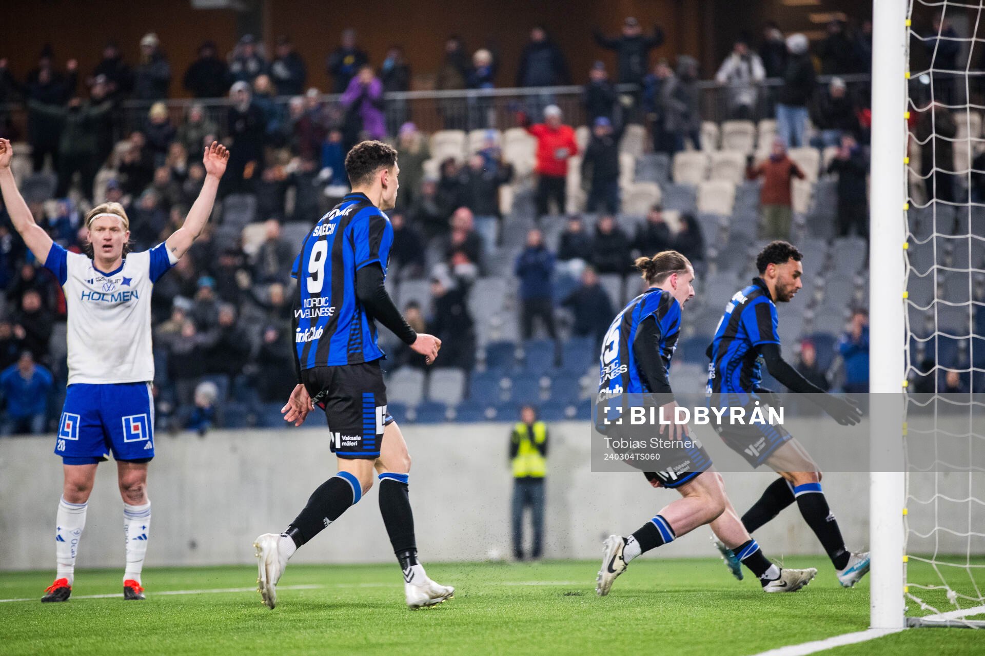 Sirius Yousef Salech jublar efter 2-2 målet under fotbollsmatchen i Svenska Cupen mellan Sirius och IFK Norrköping den 4 mars 2024 i Uppsala.
