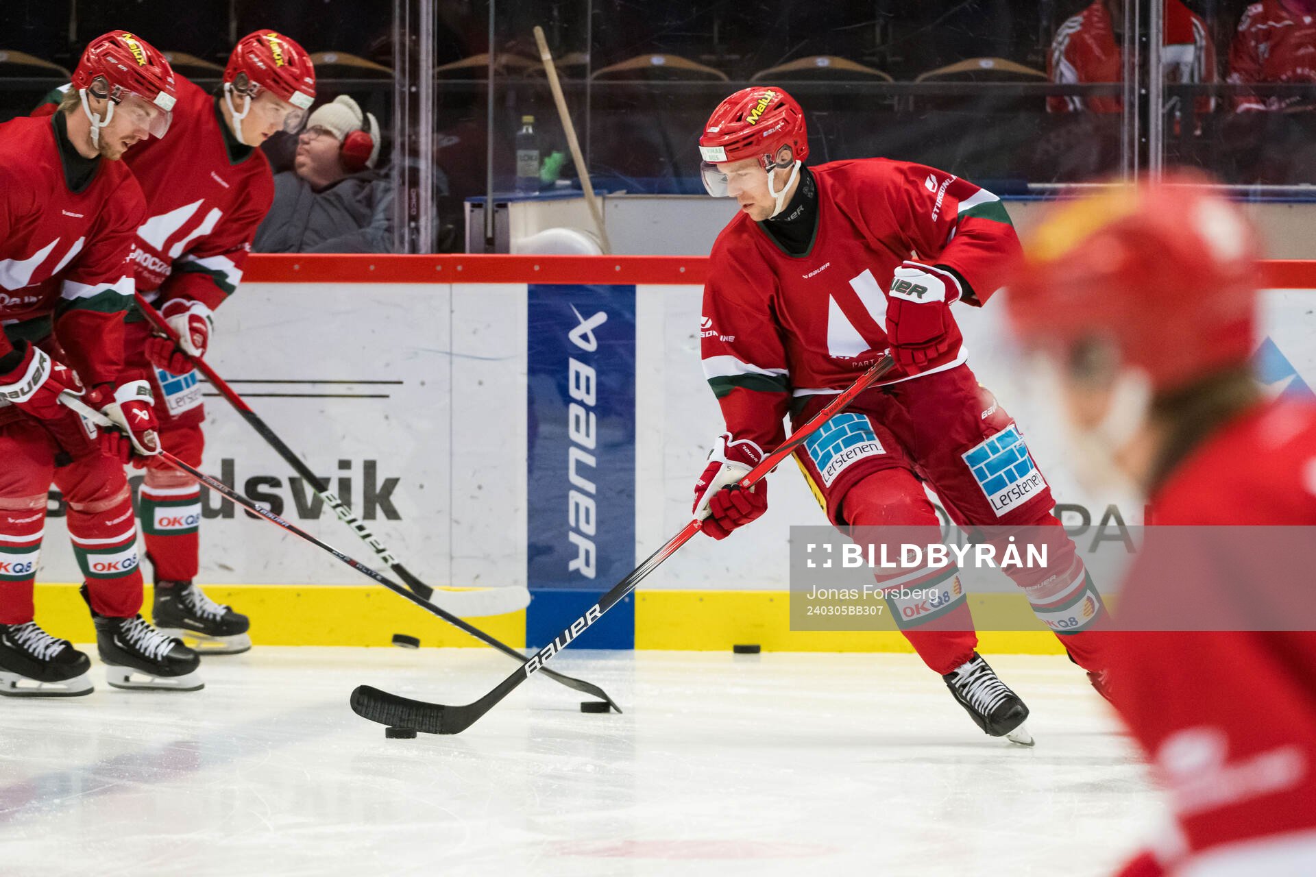 MoDos Adam Pettersson innan ishockeymatchen i SHL mellan