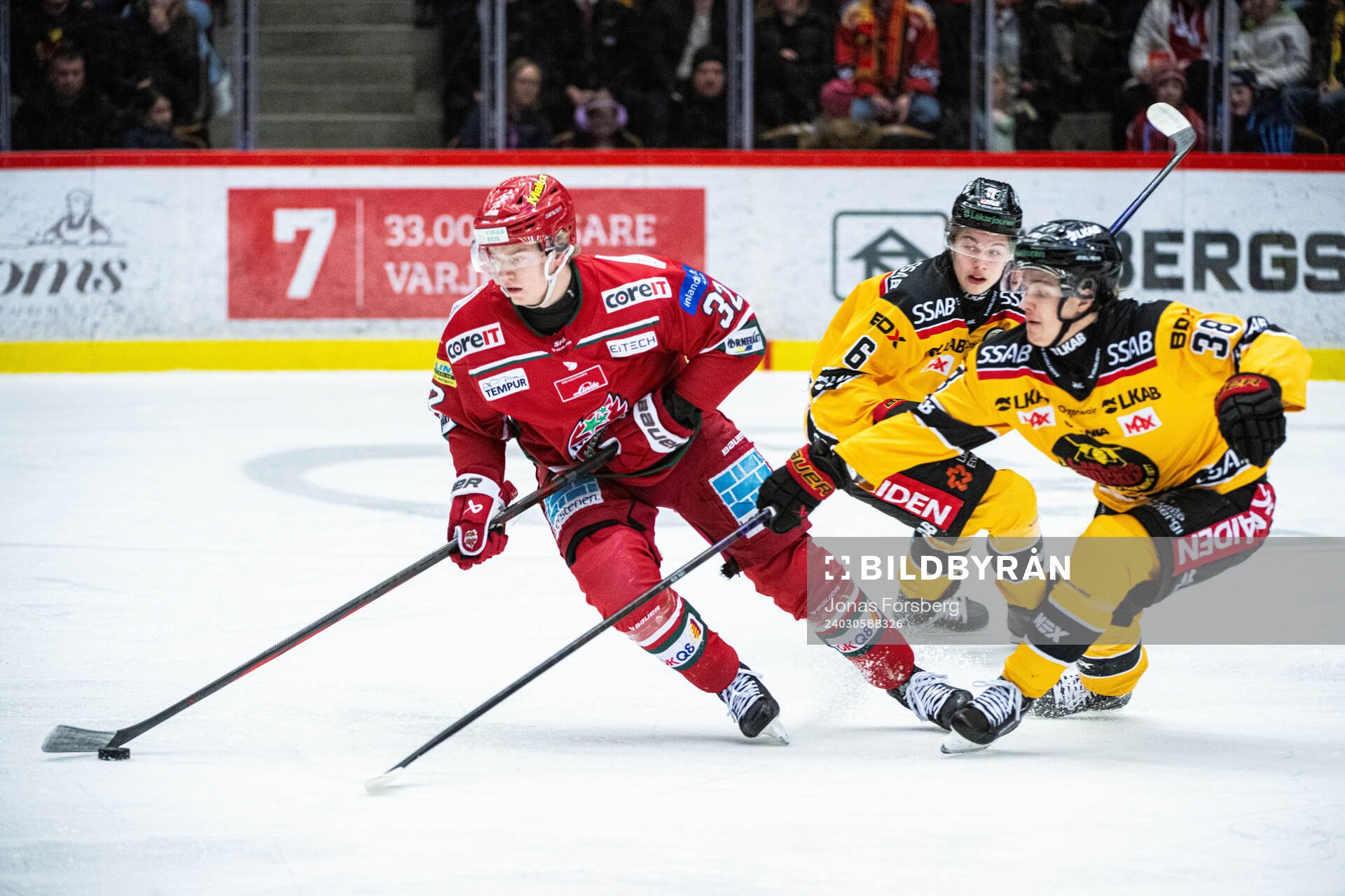 MoDos Theodor Niederbach och Luleås Olli Nikupeteri