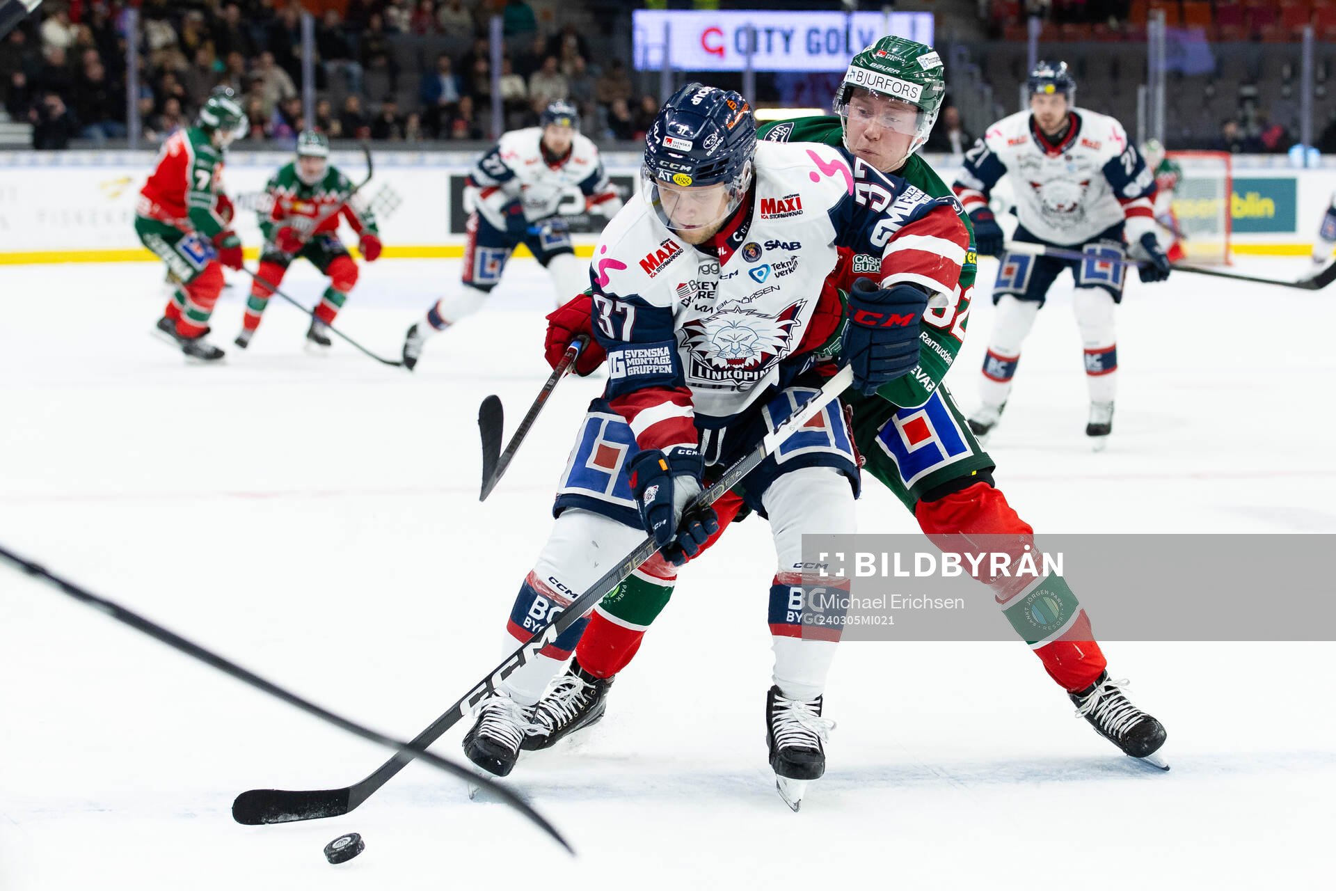 Linköpings Jesper Pettersson och Frölundas Noah Hasa