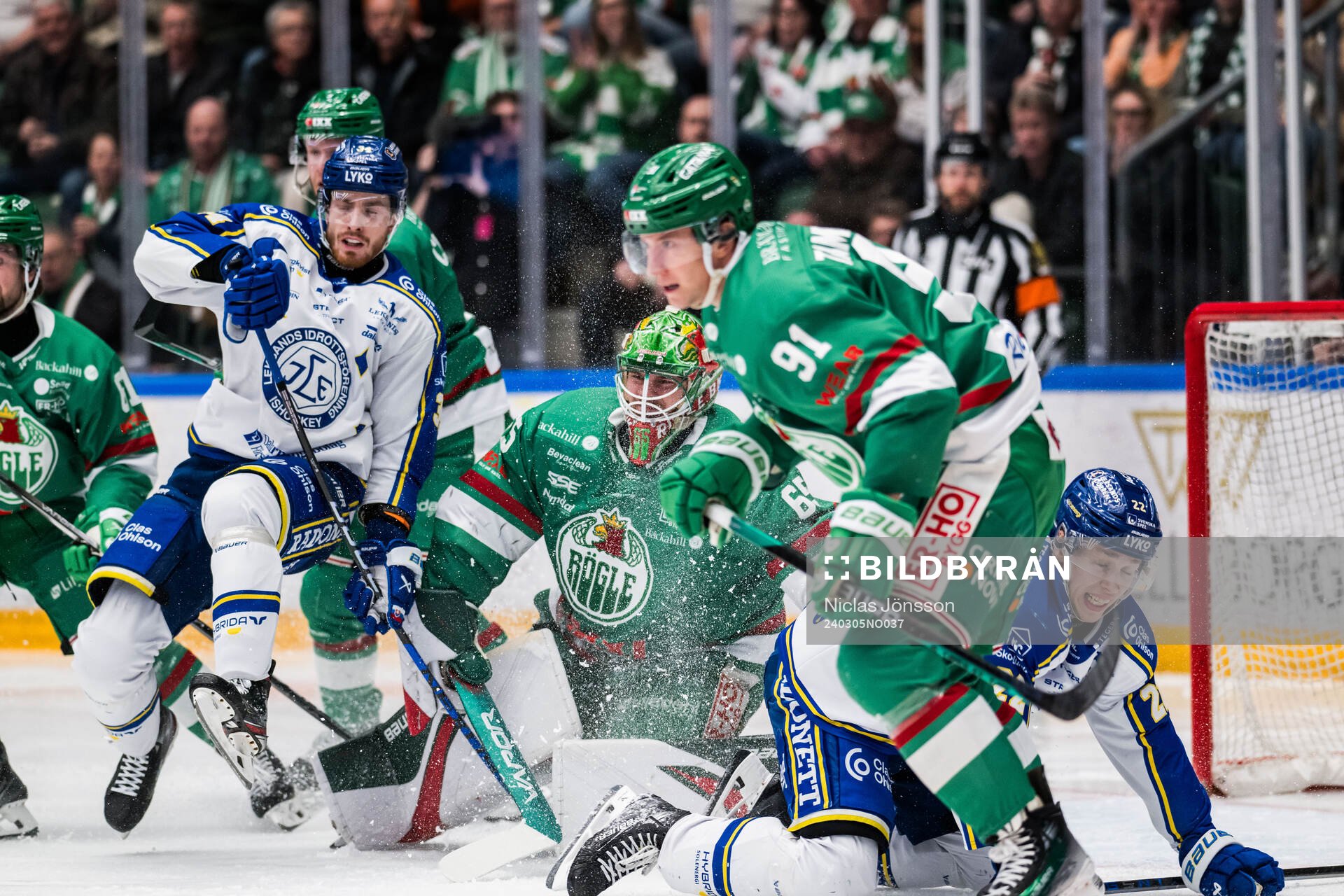 Leksands Peter Cehlarik och Lukas Vejdemo framför Rögles