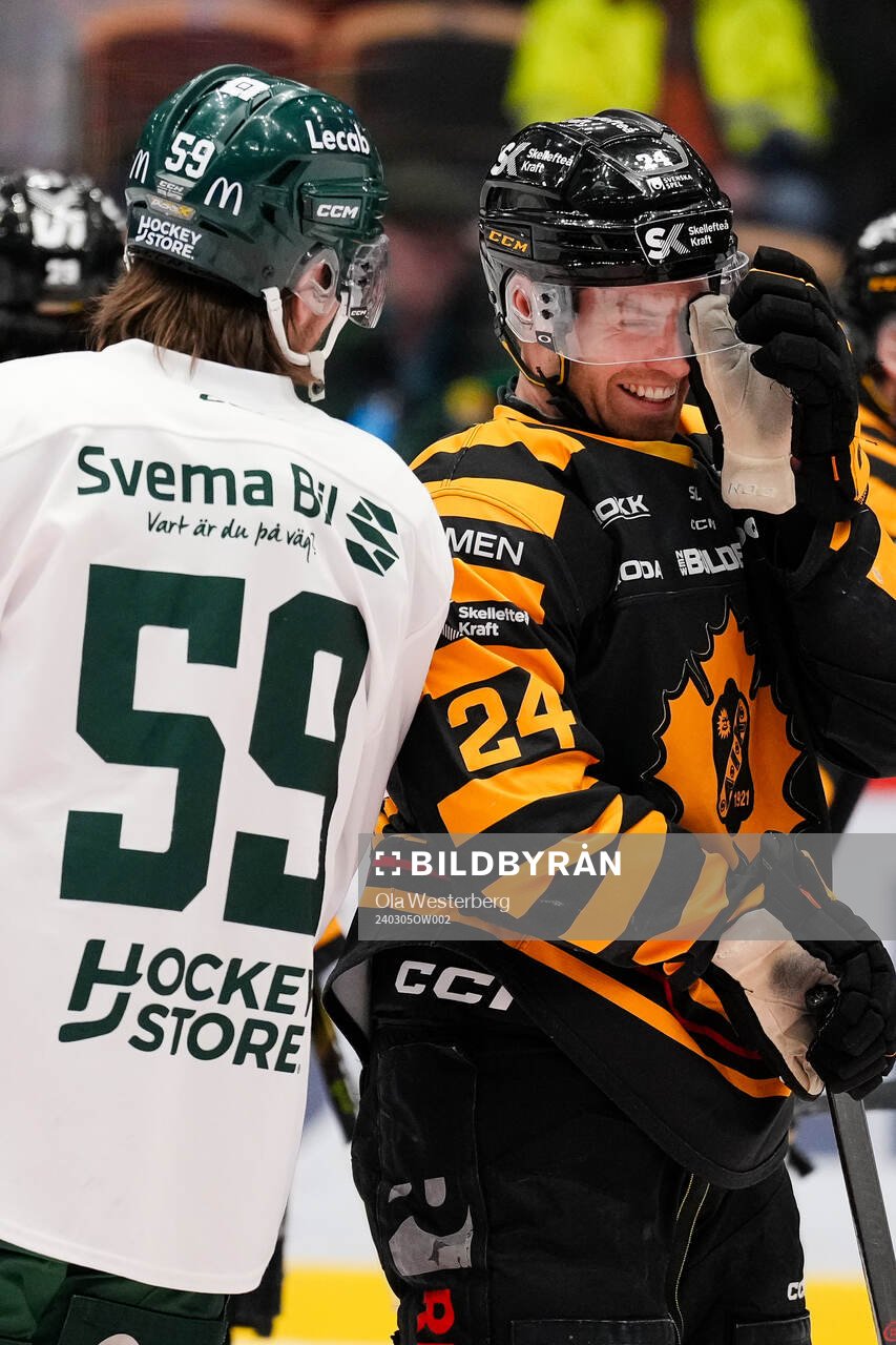 Färjestads Linus Johansson och Skellefteås Oscar Lindberg