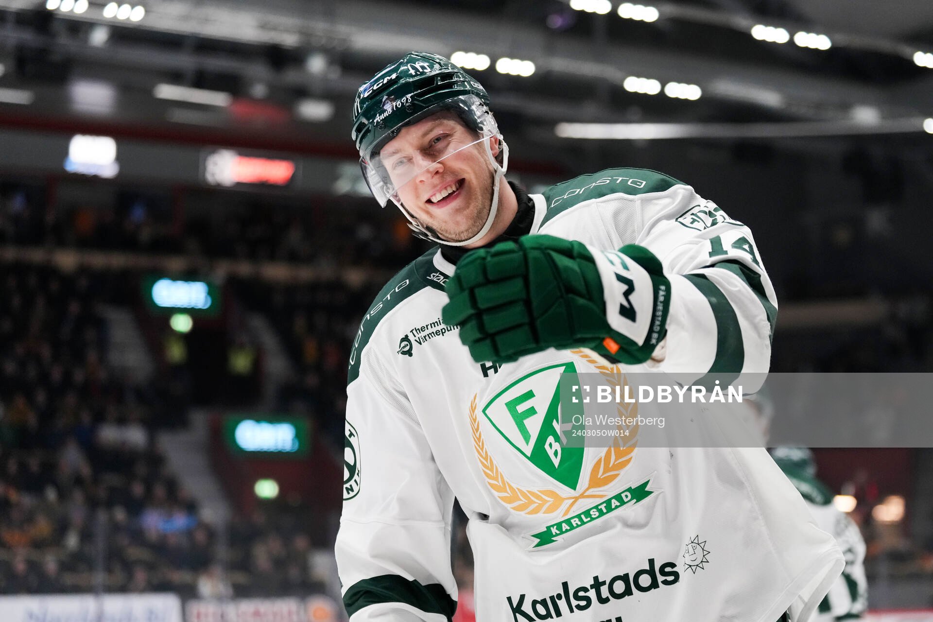 Färjestads Victor Ejdsell jublar