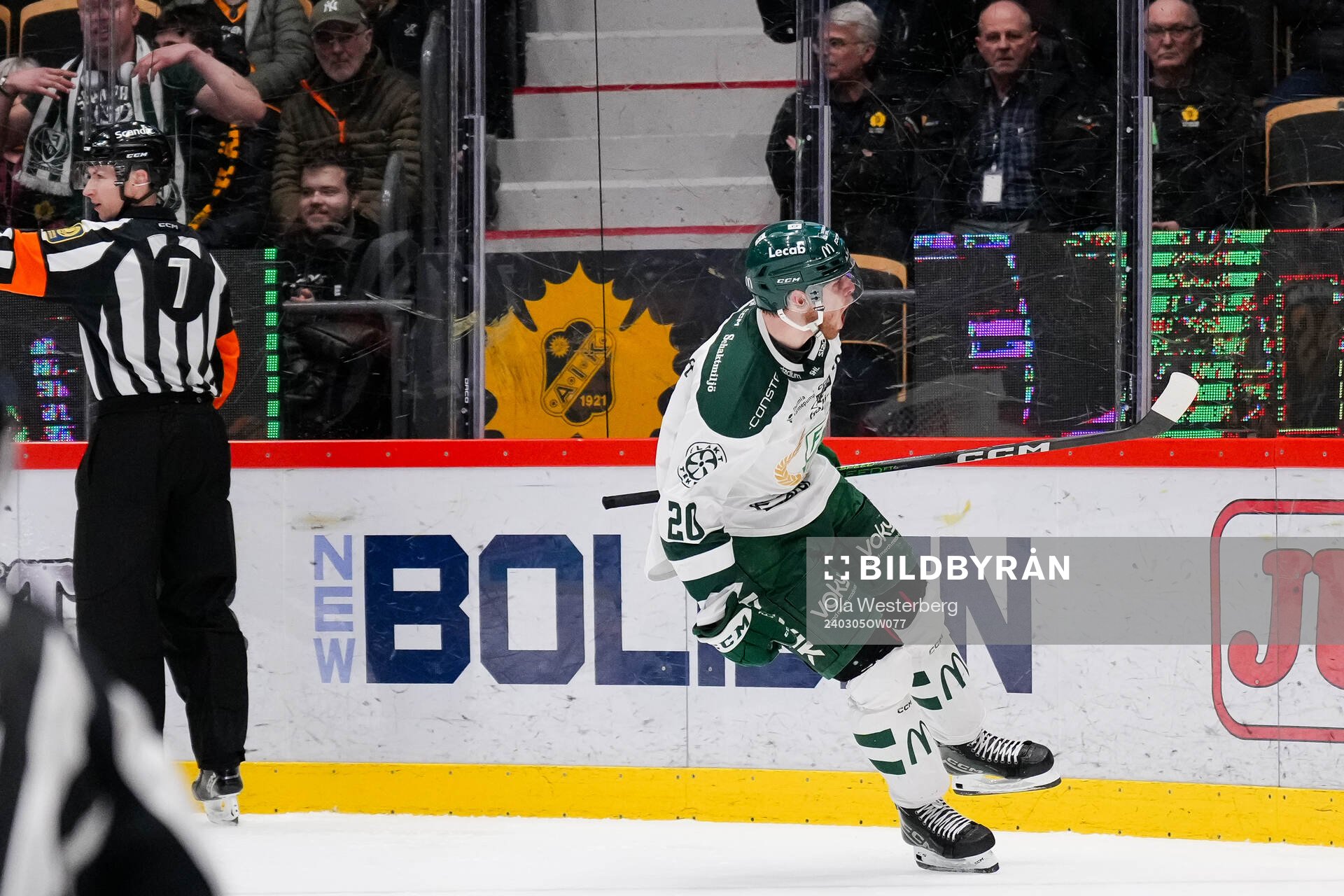 Färjestads Joel Nyström jublar