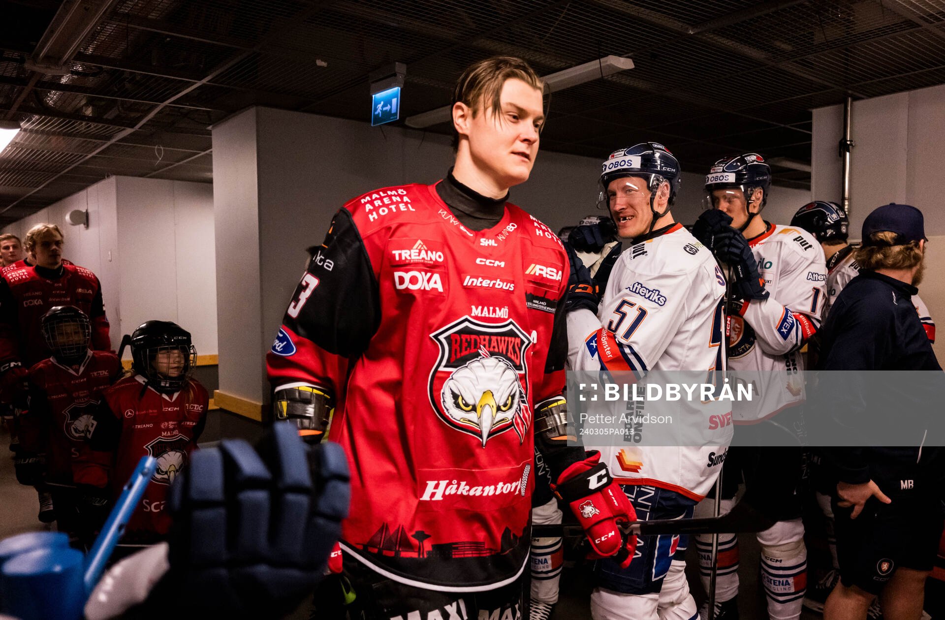 Malmö Redhawks Fredrik Händemark och Växjös Emil