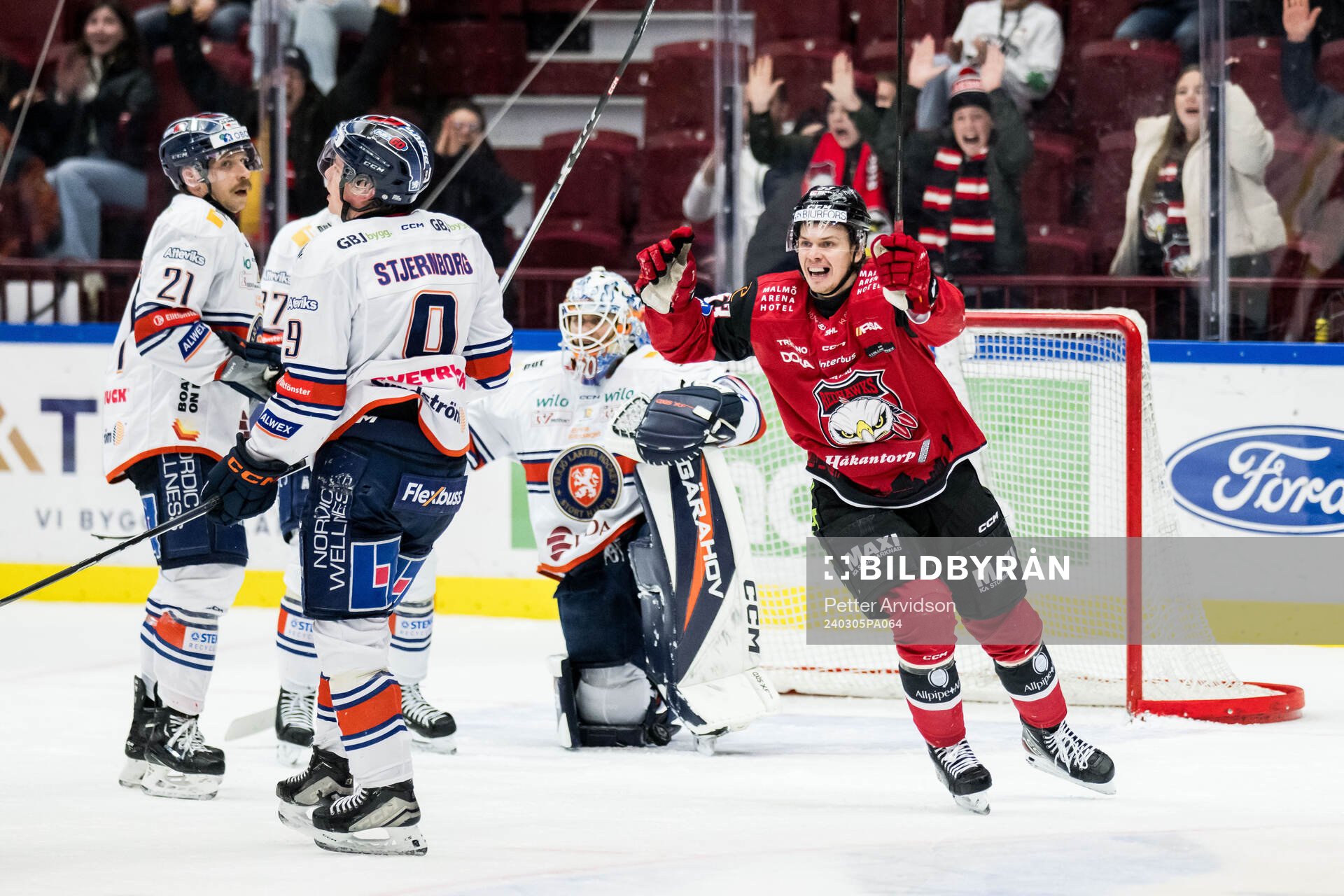 Malmö Redhawks Albert Sjöberg jublar