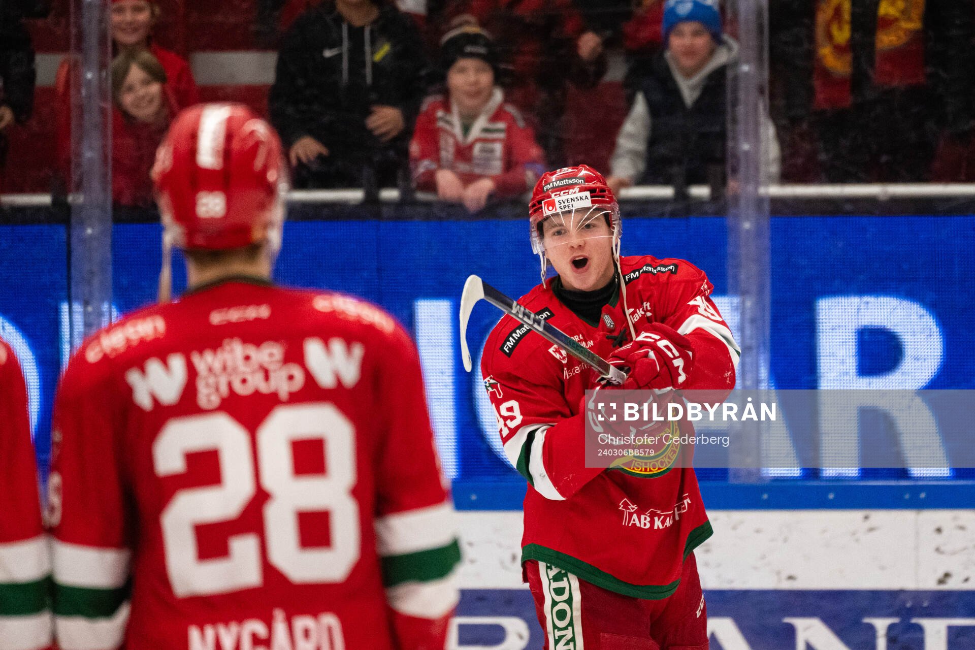 Moras Noah Steen jublar