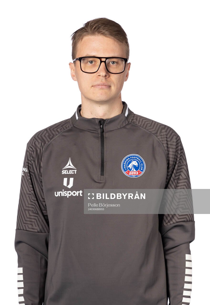 Linköpings assisterande tränare Jonne Kunnas poserar för ett porträtt den 6 mars 2024 i Linköping.