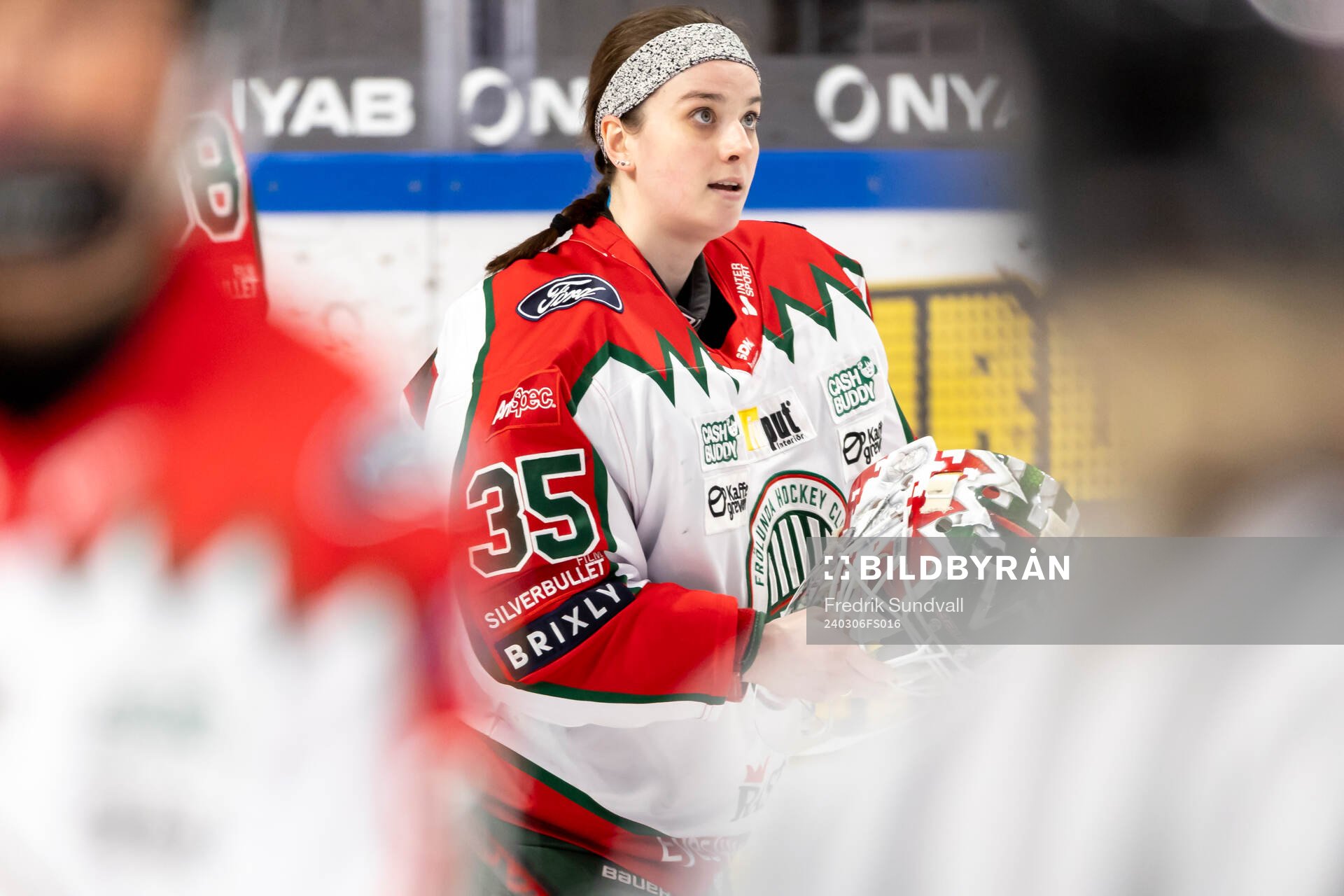 Frölundas Stephanie Neatby  utan hjälm