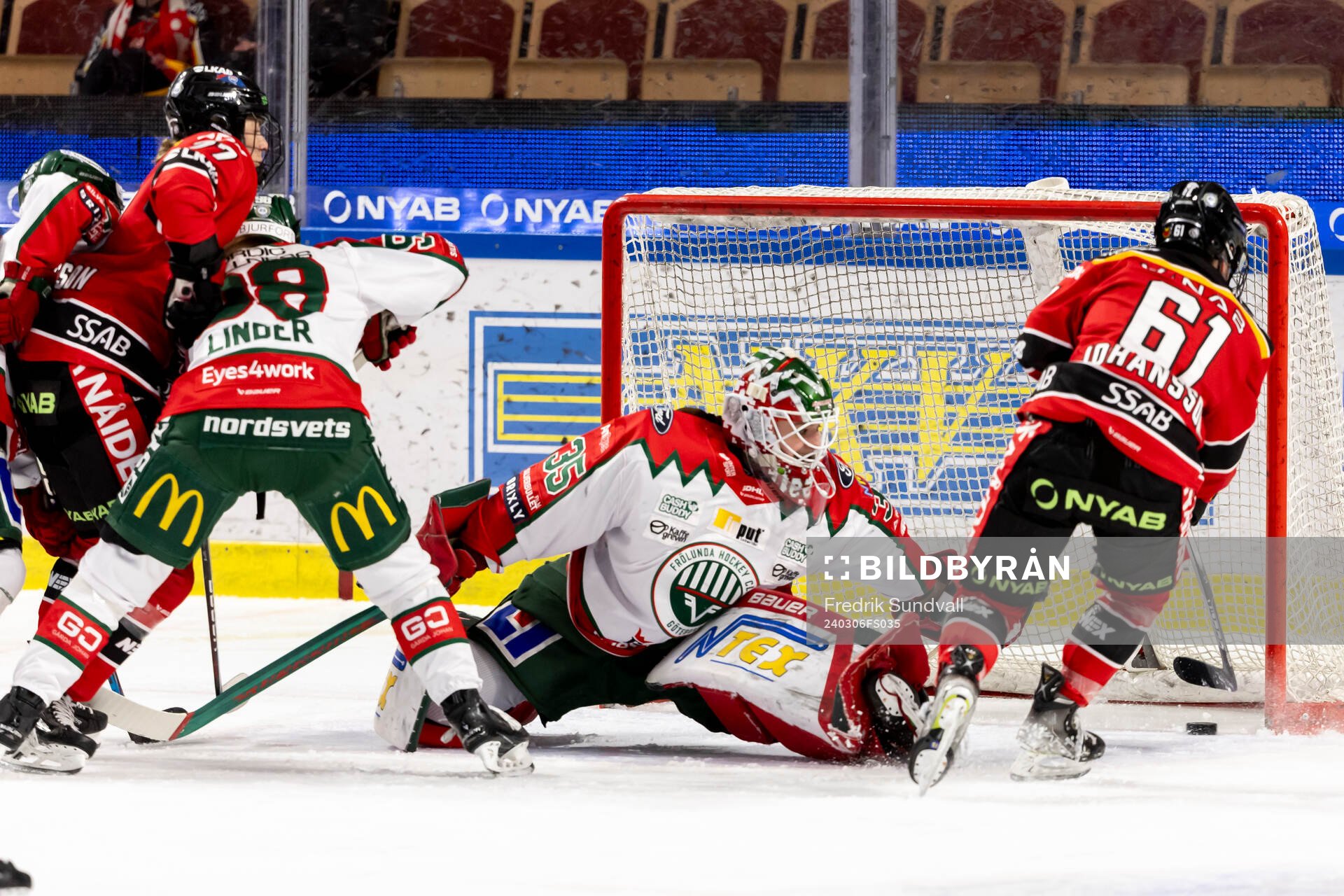 Luleå/MSSKs Lisa Johansson  gör 3 - 1 målet på