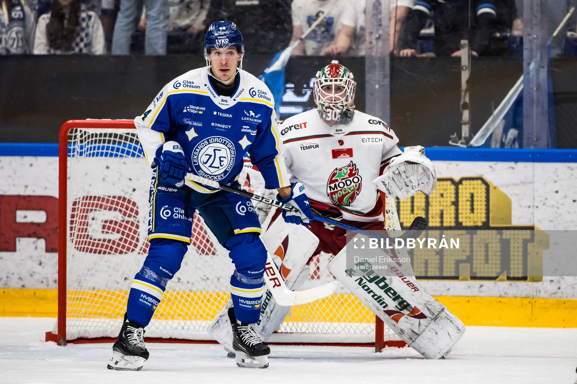 Leksands Carter Ashton och MoDos målvakt Lassi Lehtinen