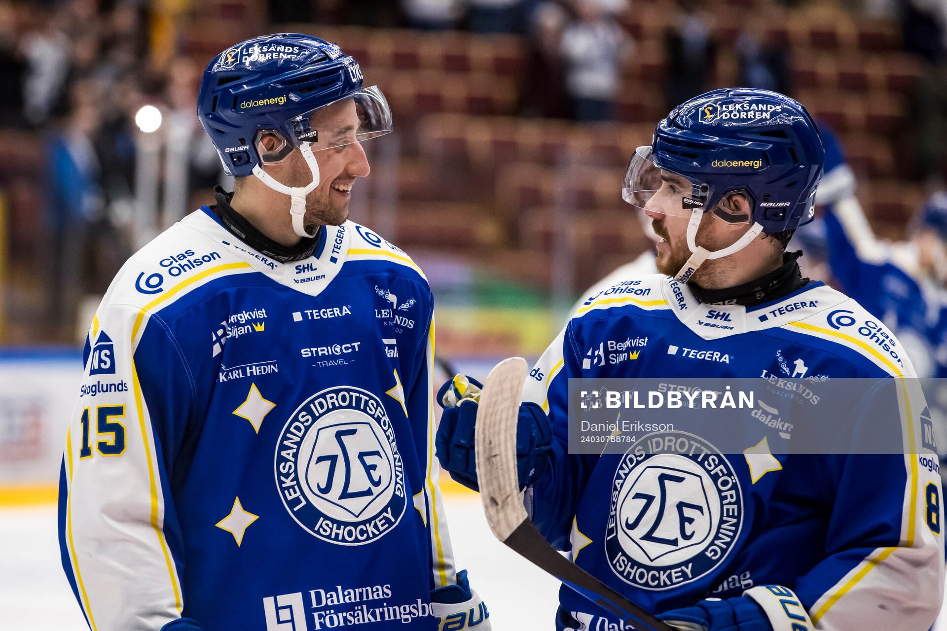 Leksands Max Veronneau och Leksands Matt Caito jublar