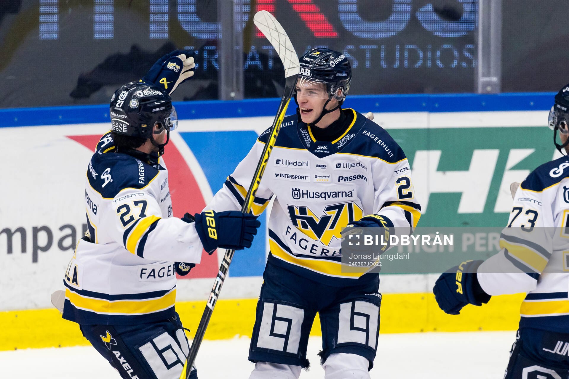 HV71s Oscar Fisker Molgaard jublar