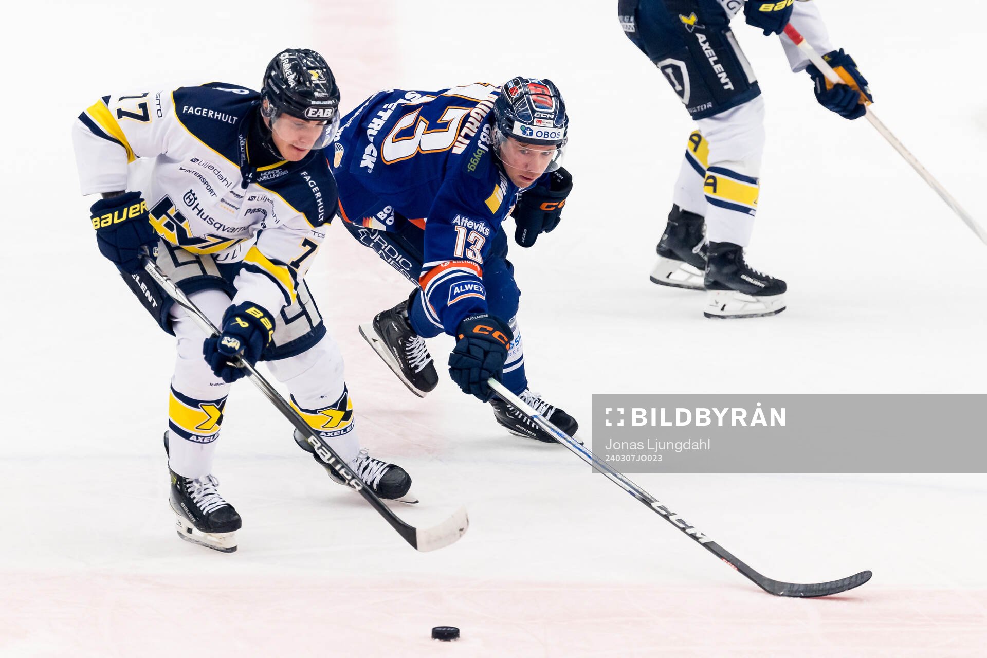 HV71s Herman Hansson och Växjös Dylan McLaughlin