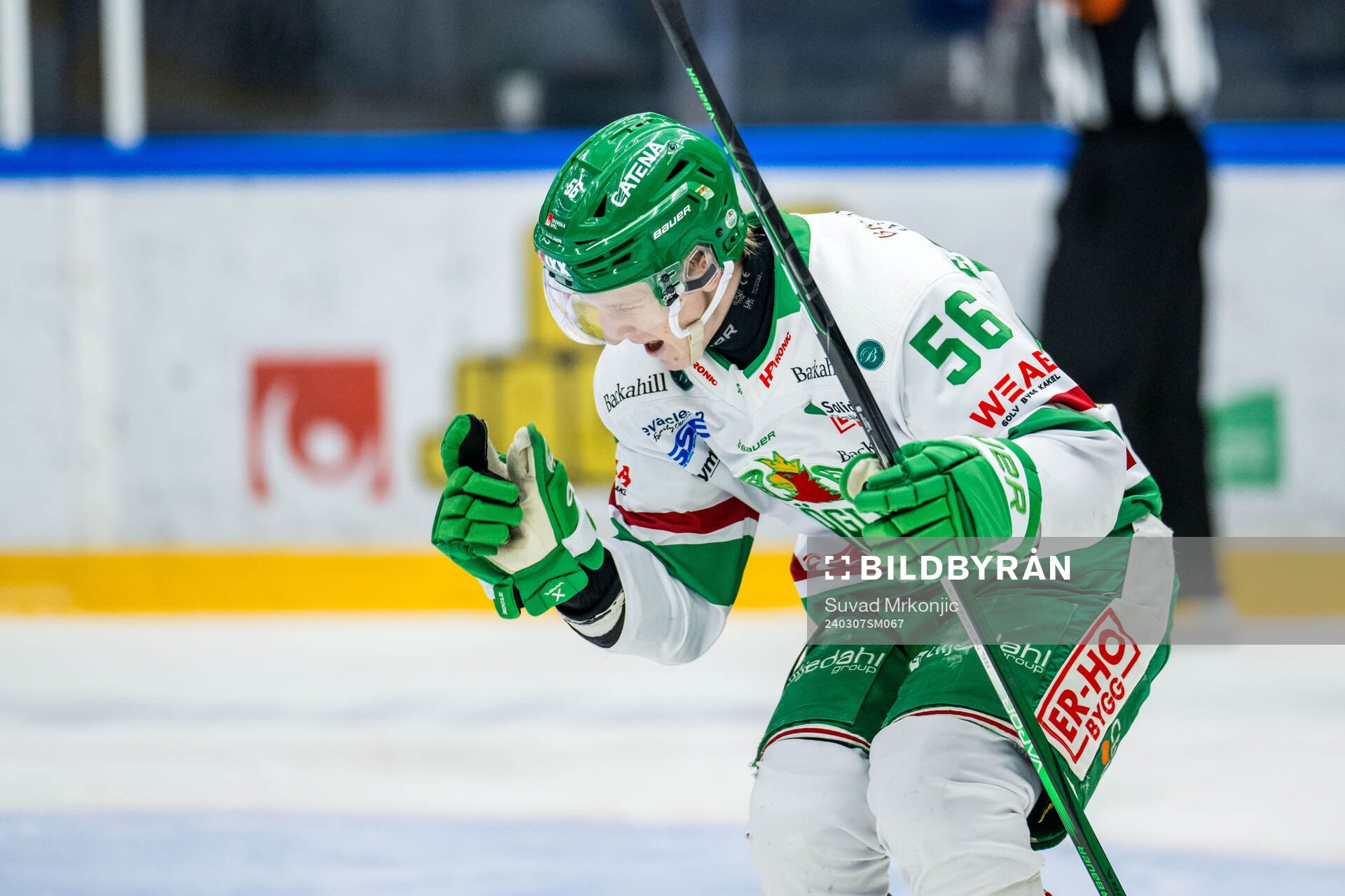 Rögles Adam Engström jublar