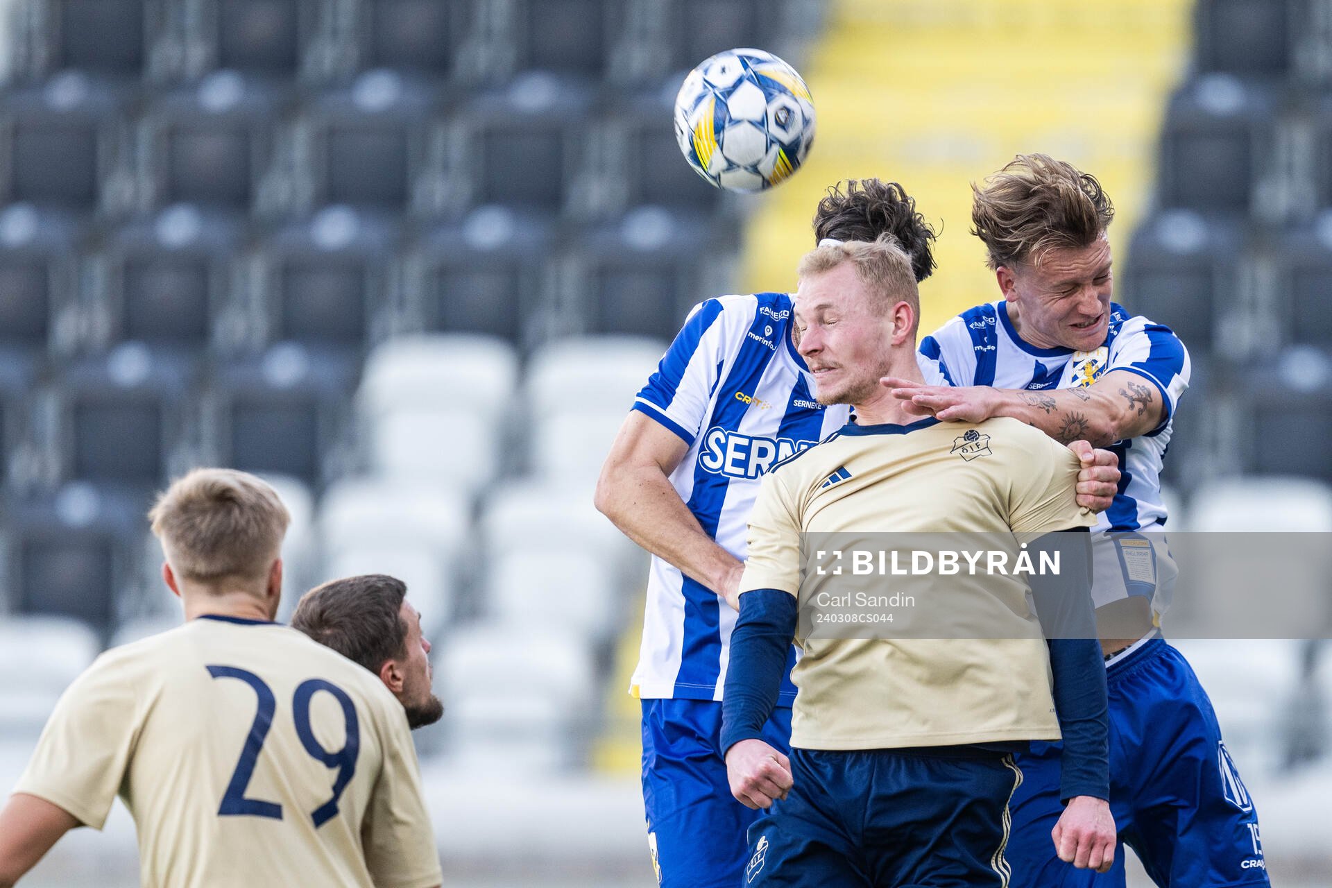 Östers Adam Bergmark Wiberg och IFK Göteborgs Sebastian