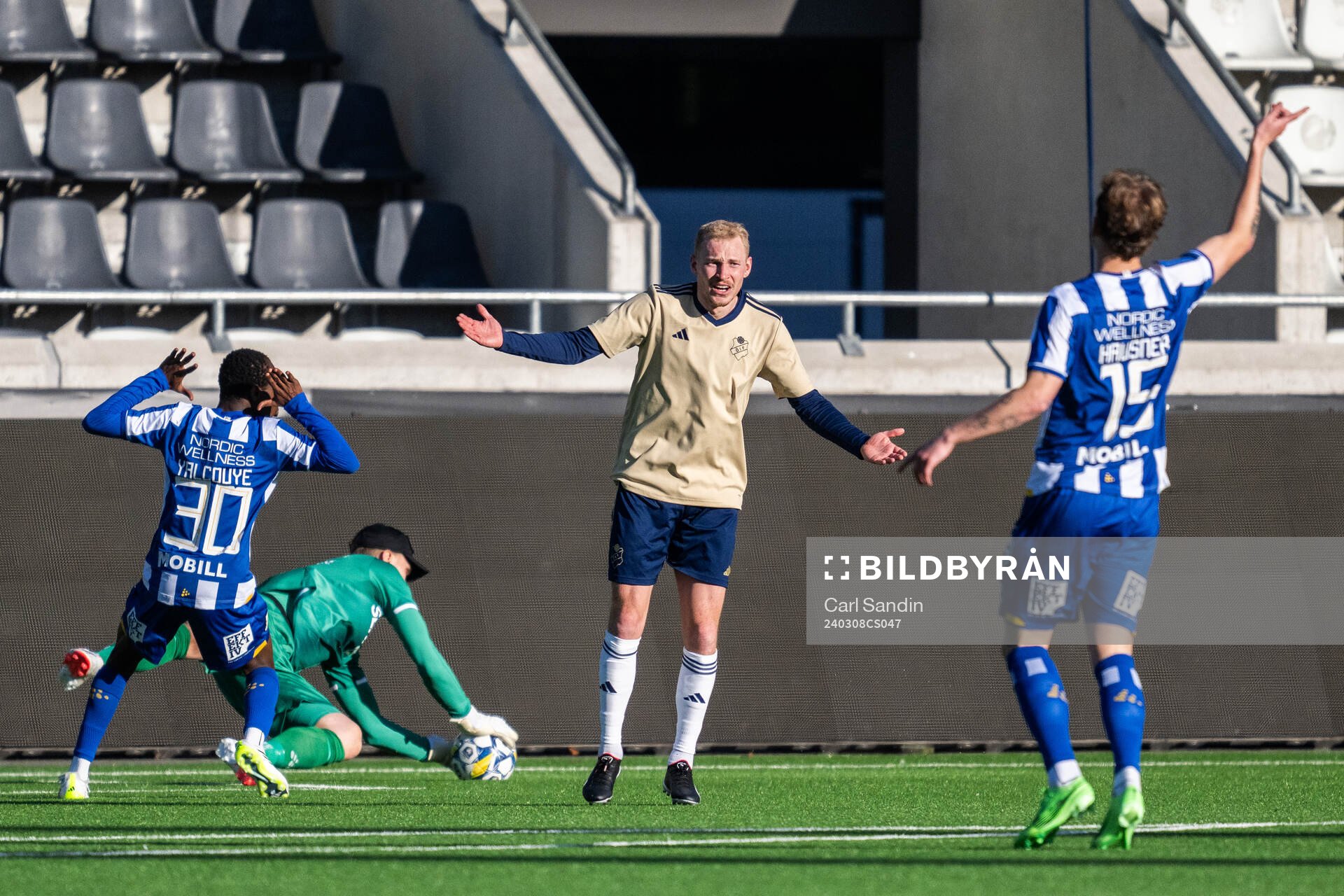 Östers Adam Bergmark Wiberg reagerar