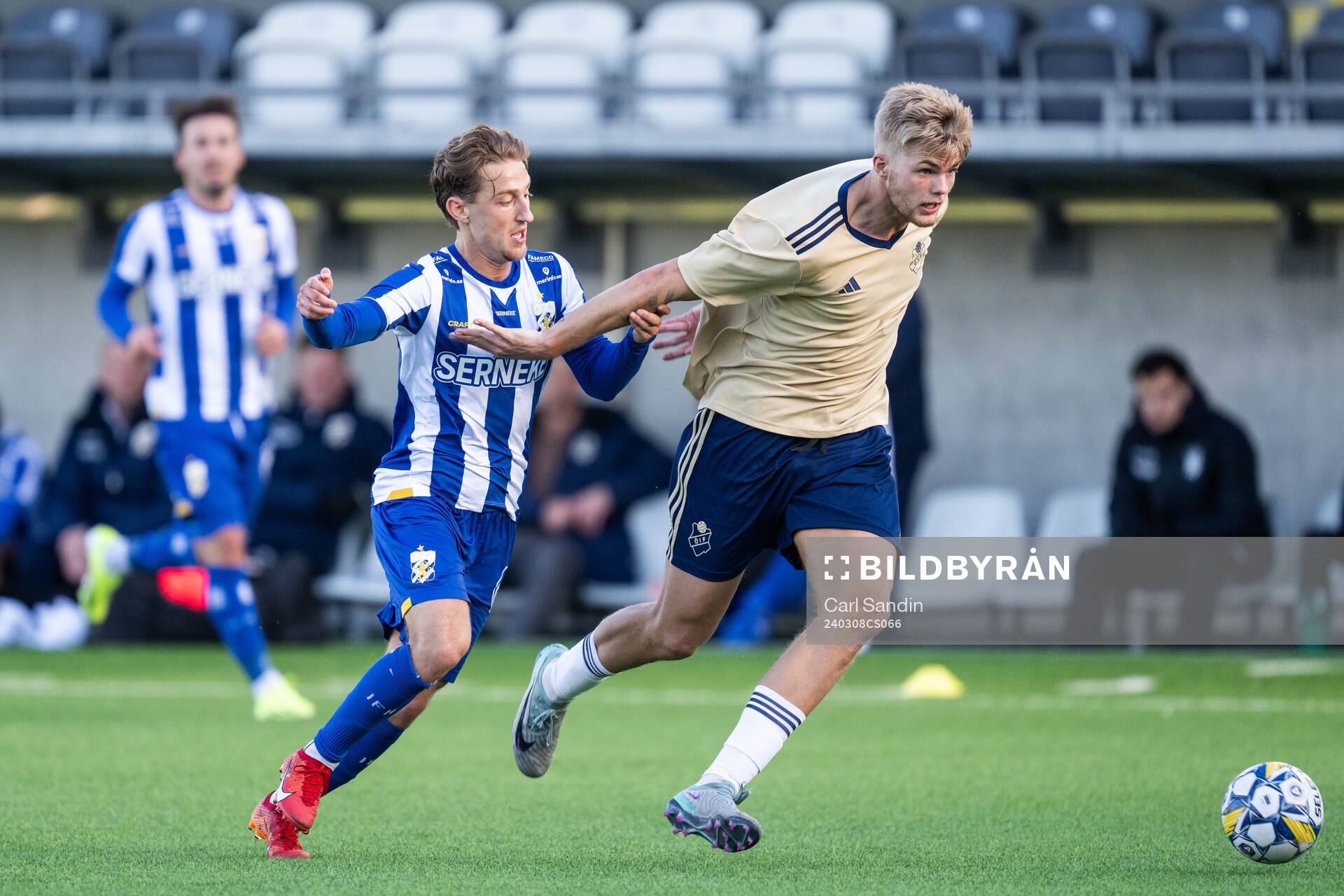 IFK Göteborgs Arbnor Mucolli och Östers Mattis Adolfsson