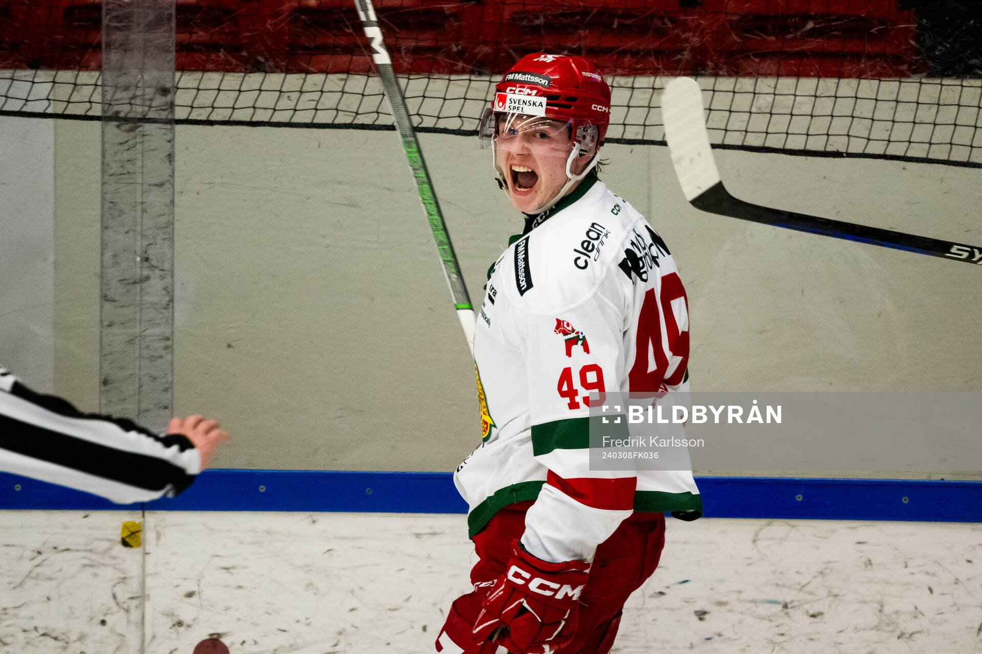 Moras Noah Steen jublar