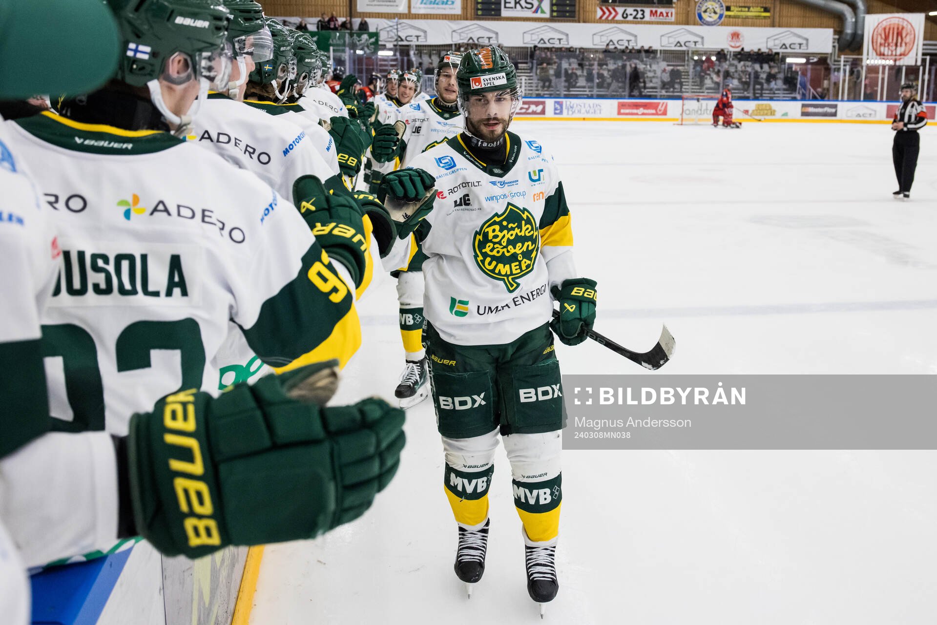 Björklövens Gustav Possler jublar