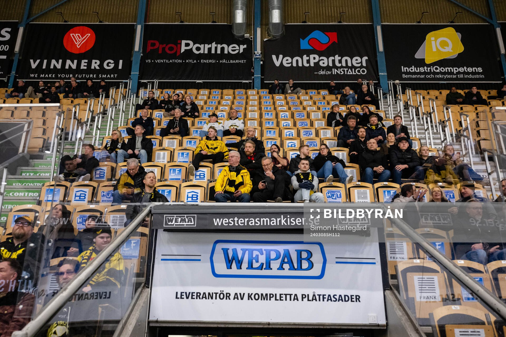 Tomma läktarplatser