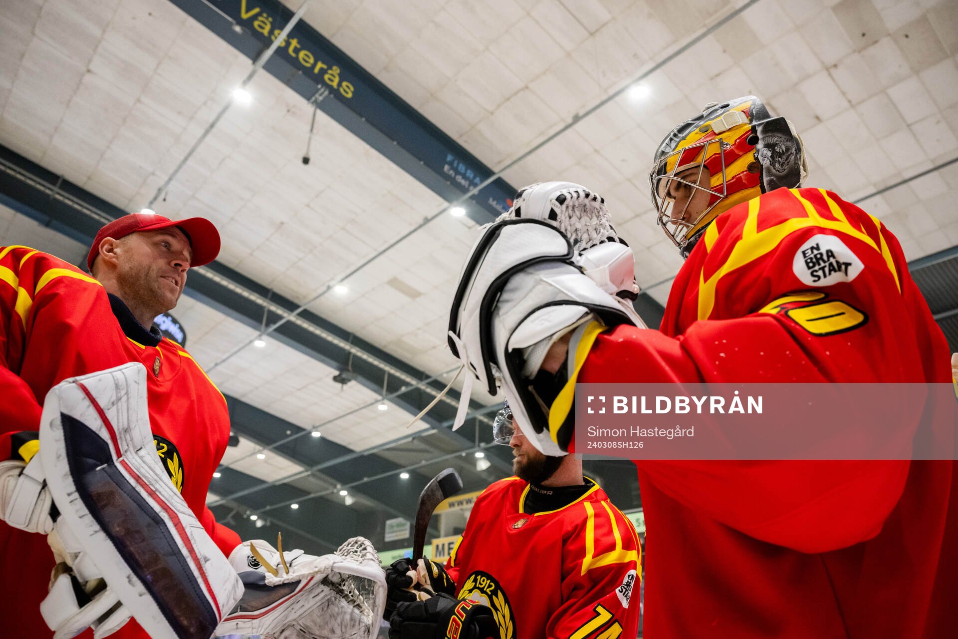 Brynäs målvakt Jared Coreau och Damian Clara jublar